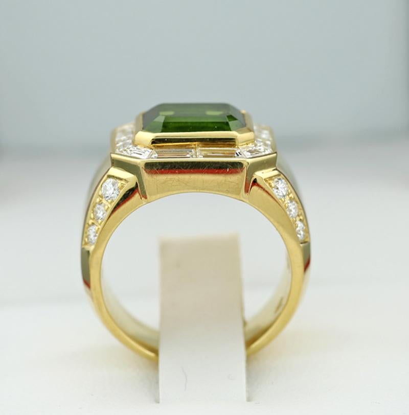 Cocktail Ring Green Tourmaline Diamonds 6.09 Carat Solid 18 Karat Yellow Gold In New Condition For Sale In München, DE