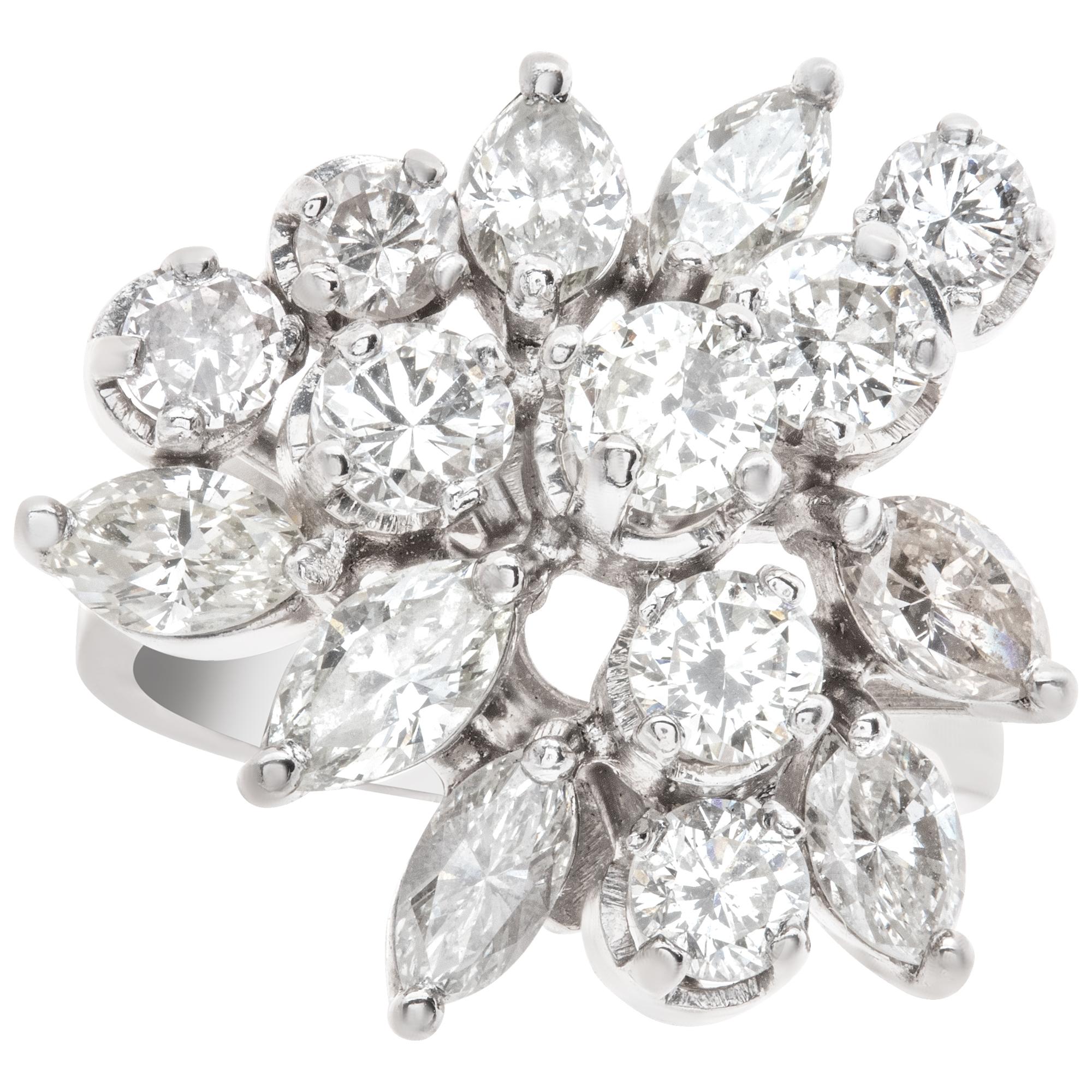 Cocktail Ring in 14k White Gold with 2 Carats in Marquise & Round Diamonds For Sale 1