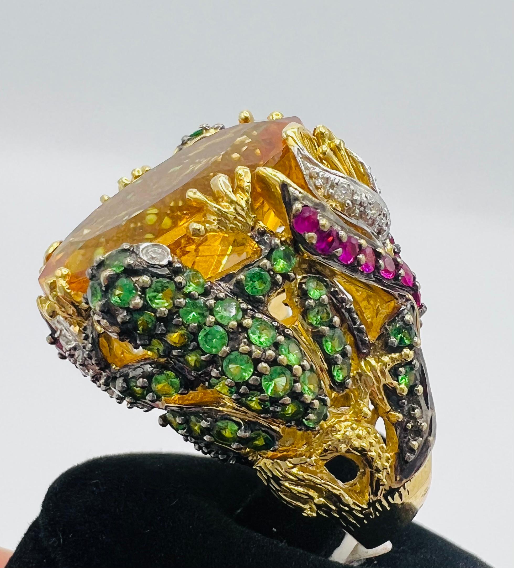 Artisan Cocktail ring in 18 carat gold set with a superb citrine