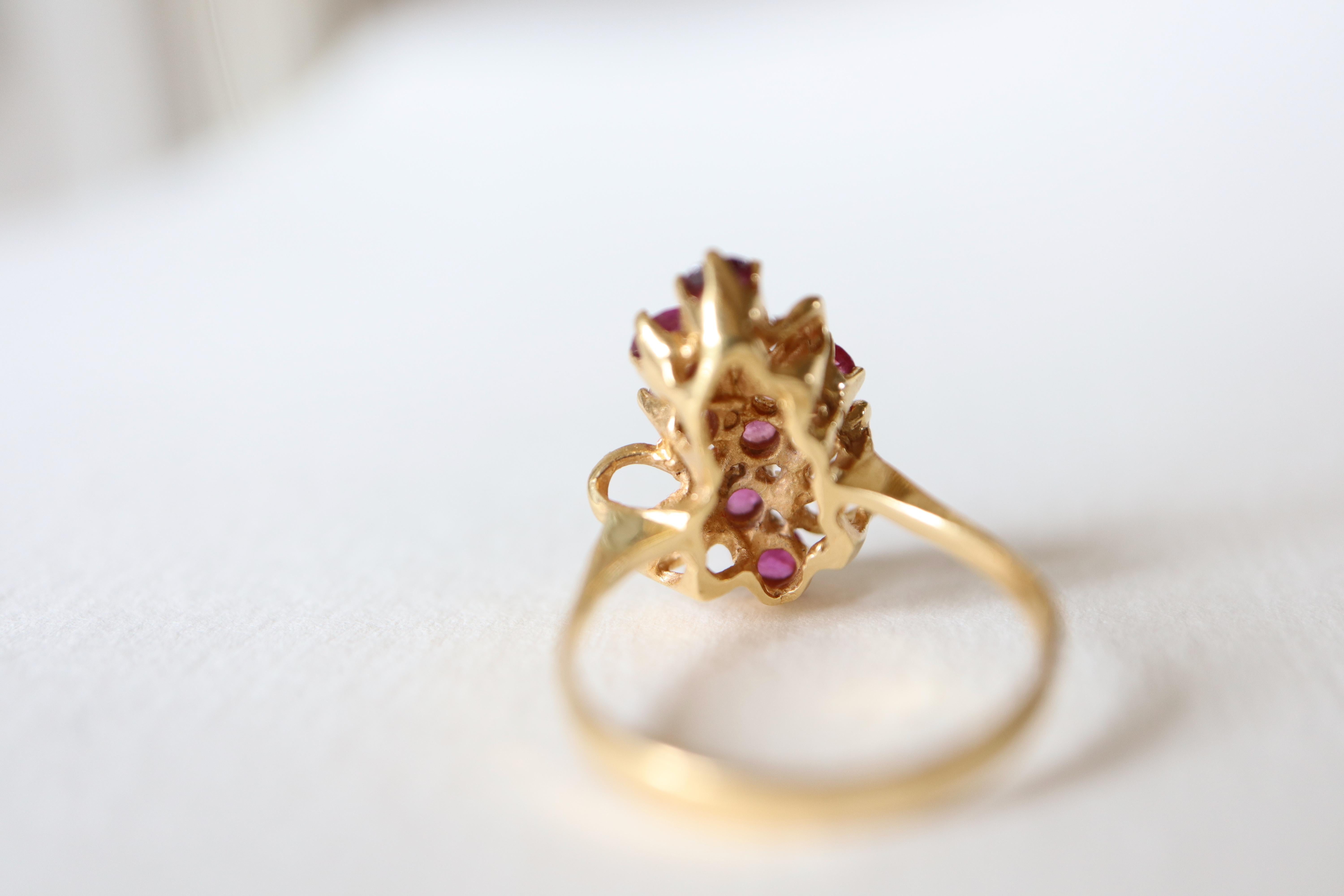 Cocktail  Ring in 18 carat Yellow gold circa 1970  For Sale 9