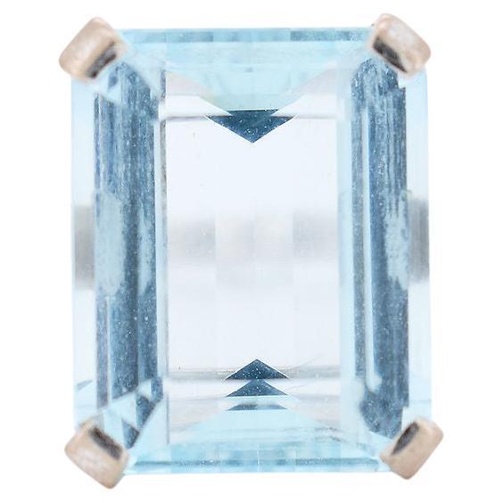 Cocktail Ring in 18K Gold with a 20-Carat Natural Aquamarine.