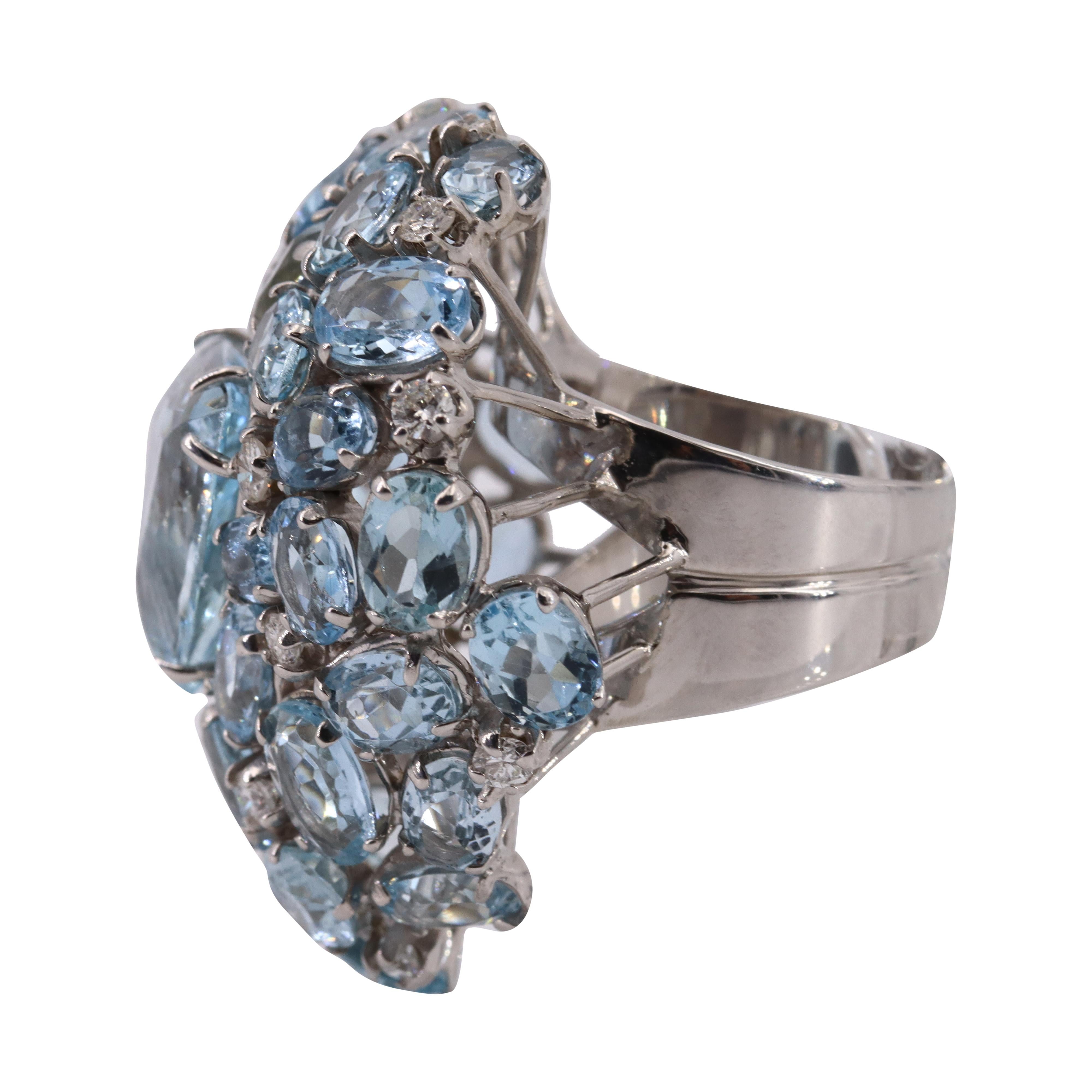 Cocktail-Ring aus 18 Karat Gold mit 35,4 Karat Aquamarinen und Diamanten (Gemischter Schliff) im Angebot