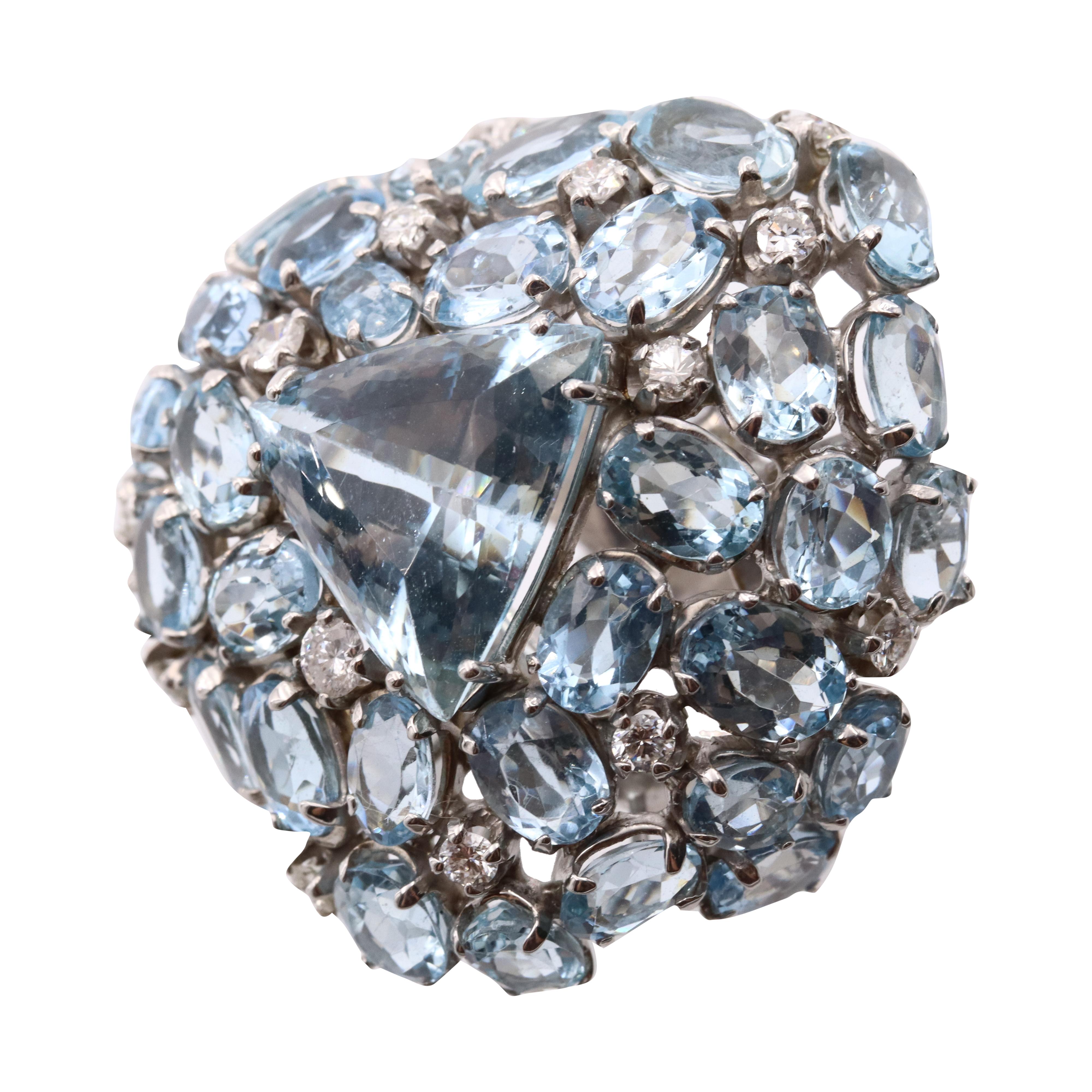 Cocktail-Ring aus 18 Karat Gold mit 35,4 Karat Aquamarinen und Diamanten im Zustand „Hervorragend“ im Angebot in Aventura, FL
