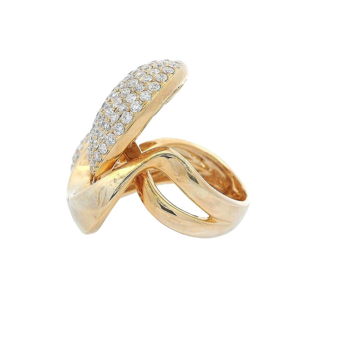 Women's or Men's Cocktail Ring in 18kt yellow Gold with 3.00 CTW in Diamonds