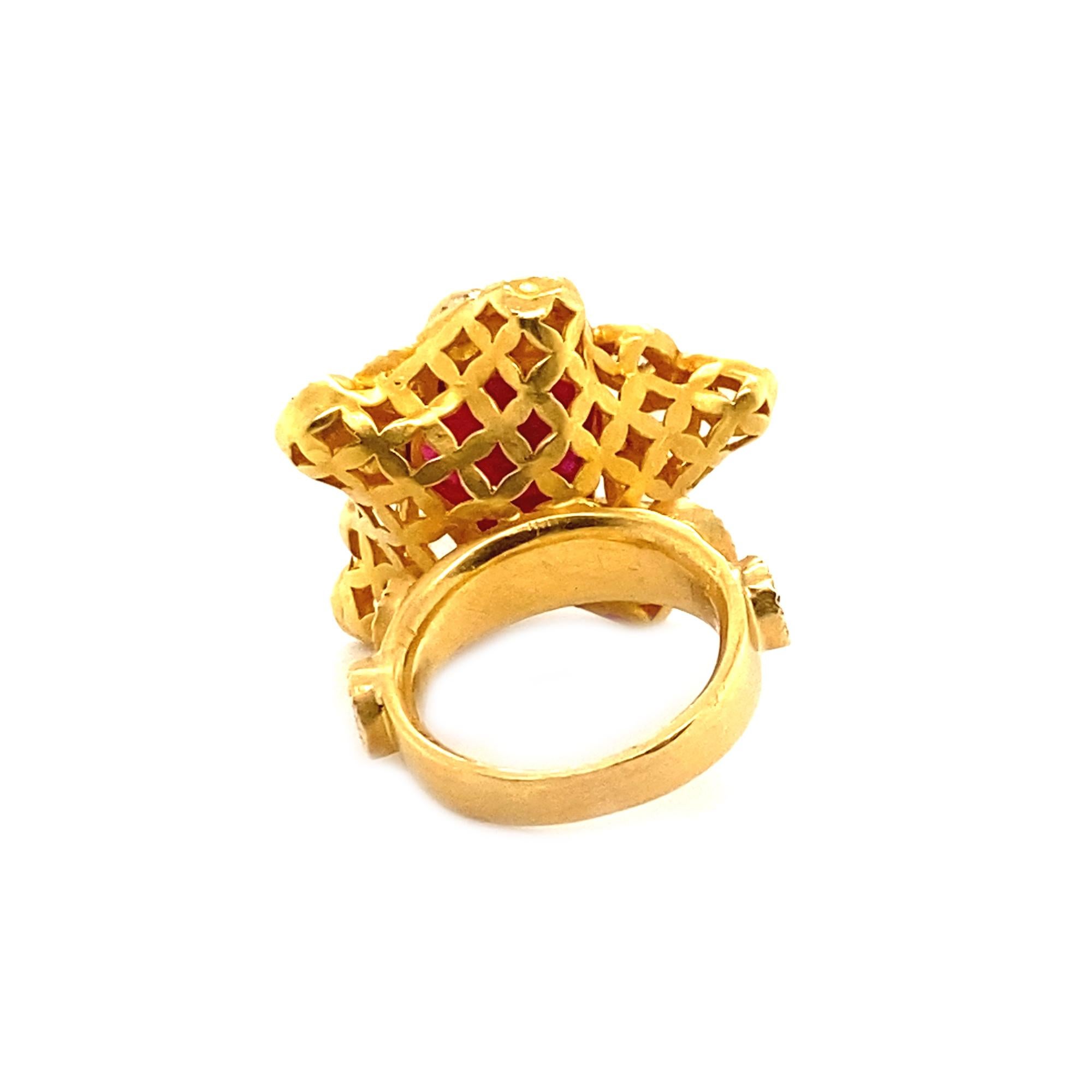 Contemporary Cocktail Ring in 20K Yellow Gold with 4.08-carat Ruby and Diamonds For Sale