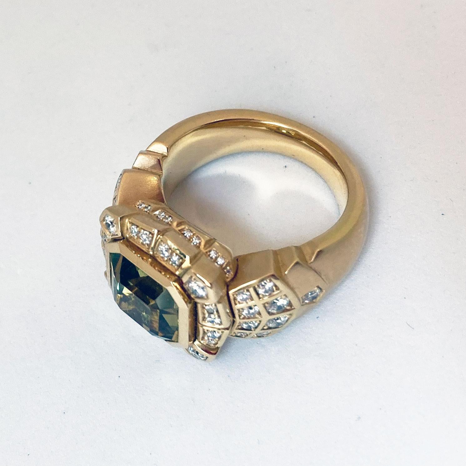 Women's or Men's Diamond Cocktail Ring in Rose Gold 18 Karat with Asscher Cut Green Garnet For Sale