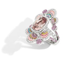 Cocktailring aus Weißgold mit Morganit, weißen Diamanten und Mikromosaik
