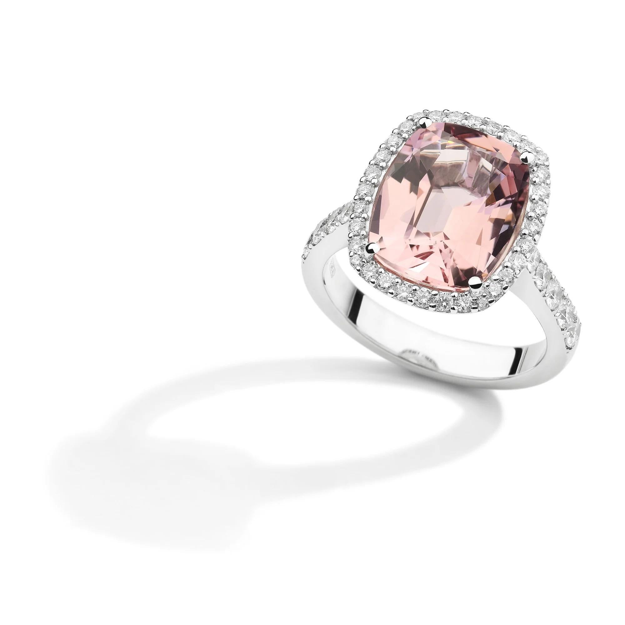 Cocktail Ring in White Gold with Morganite, White Diamonds and Micromosaic In New Condition For Sale In London, GB