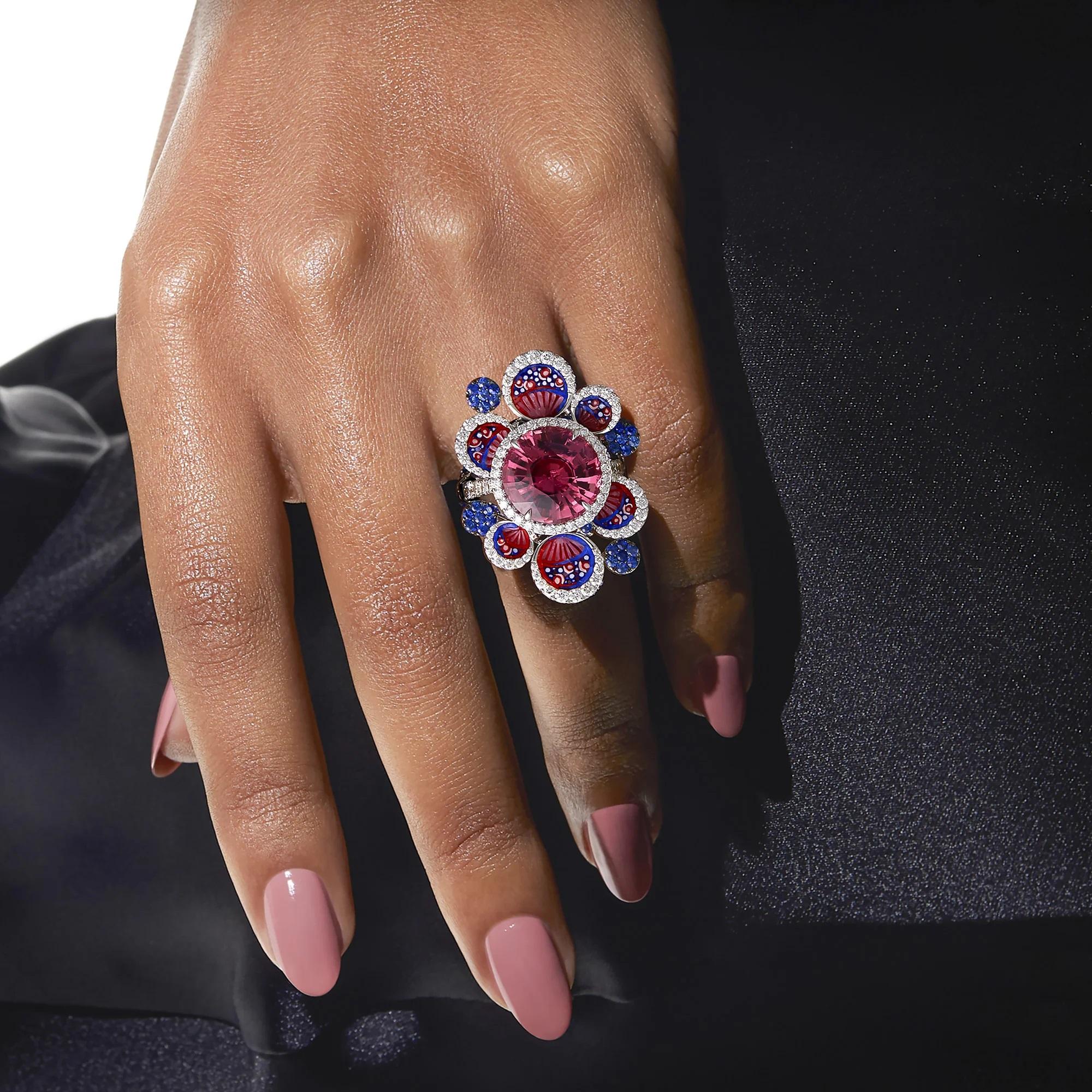 Women's Cocktail RIng in White Gold with White Diamonds, Tourmaline and Micromosaic For Sale