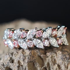 Pink round & white Marquise diamonds 0.88 ct. Cocktail ring, 18K Gold