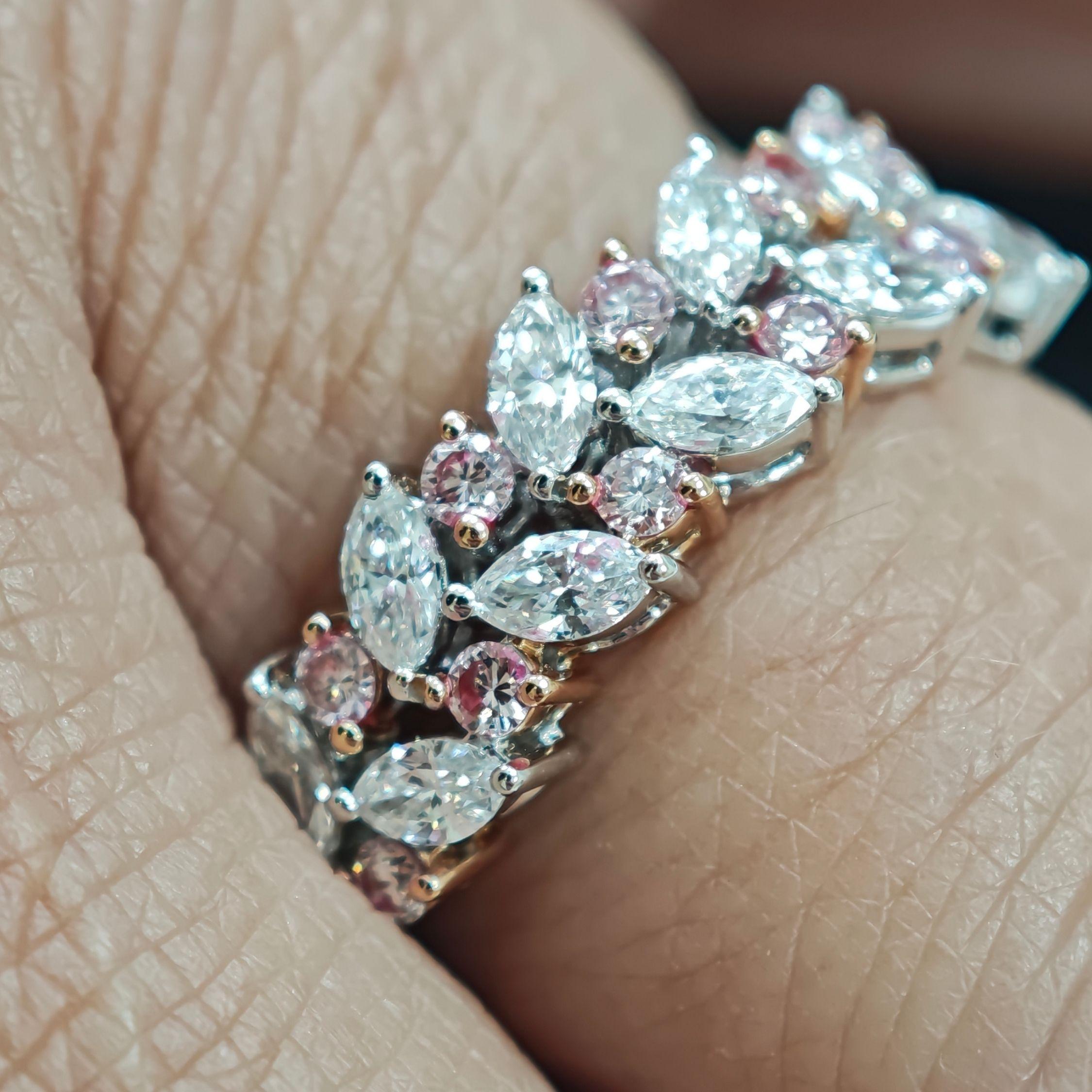 Anillo de cóctel, Diamantes redondos naturales rosa y marquesa blanca 0,88 ct.  Oro de 18 quilates en Nuevo estado para la venta en Ramat Gan, IL