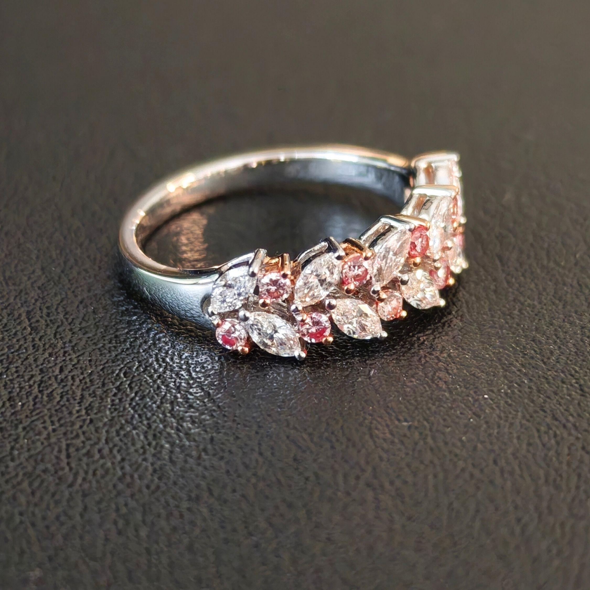 Anillo de cóctel, Diamantes redondos naturales rosa y marquesa blanca 0,88 ct.  Oro de 18 quilates en venta 1