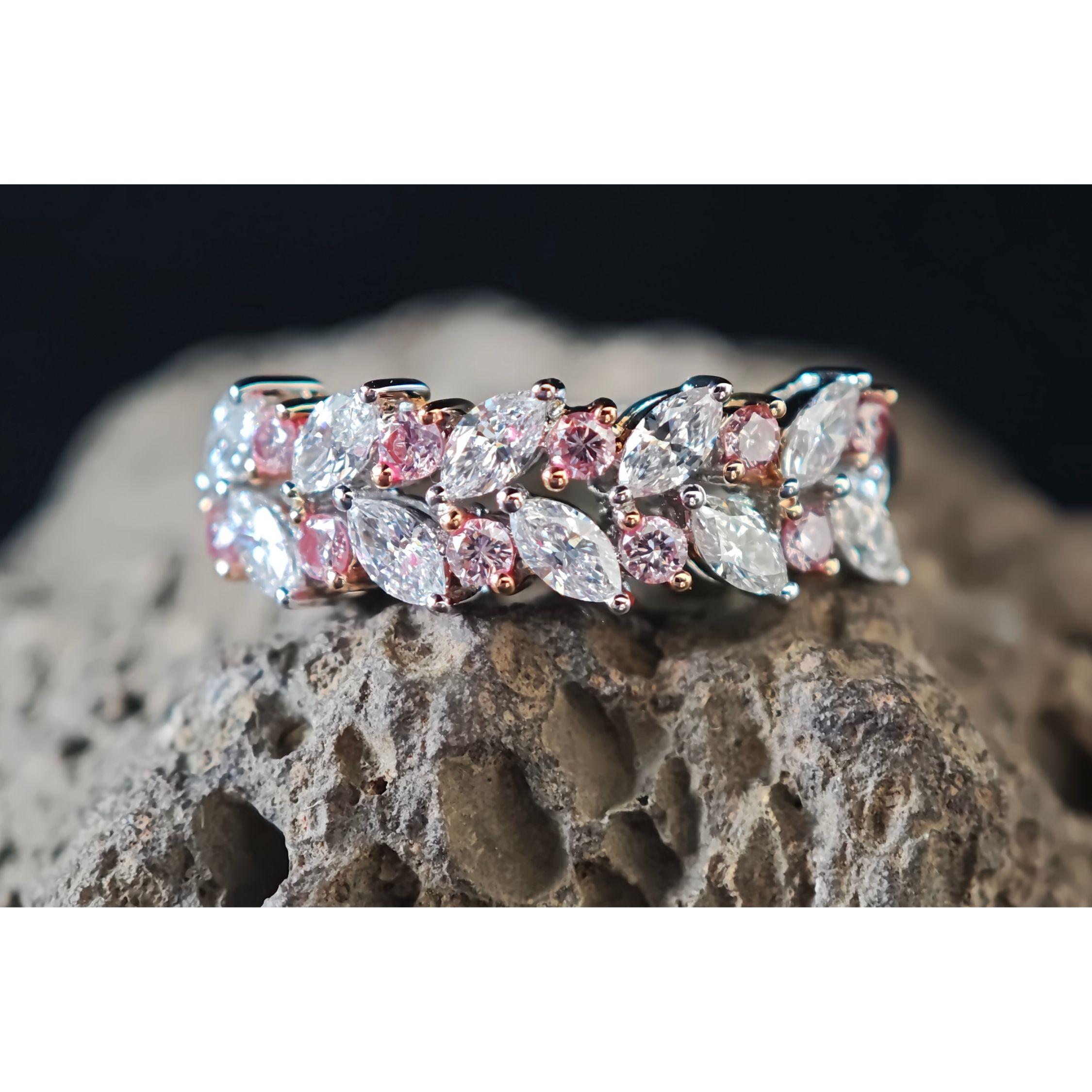 Anillo de cóctel, Diamantes redondos naturales rosa y marquesa blanca 0,88 ct.  Oro de 18 quilates en venta 2
