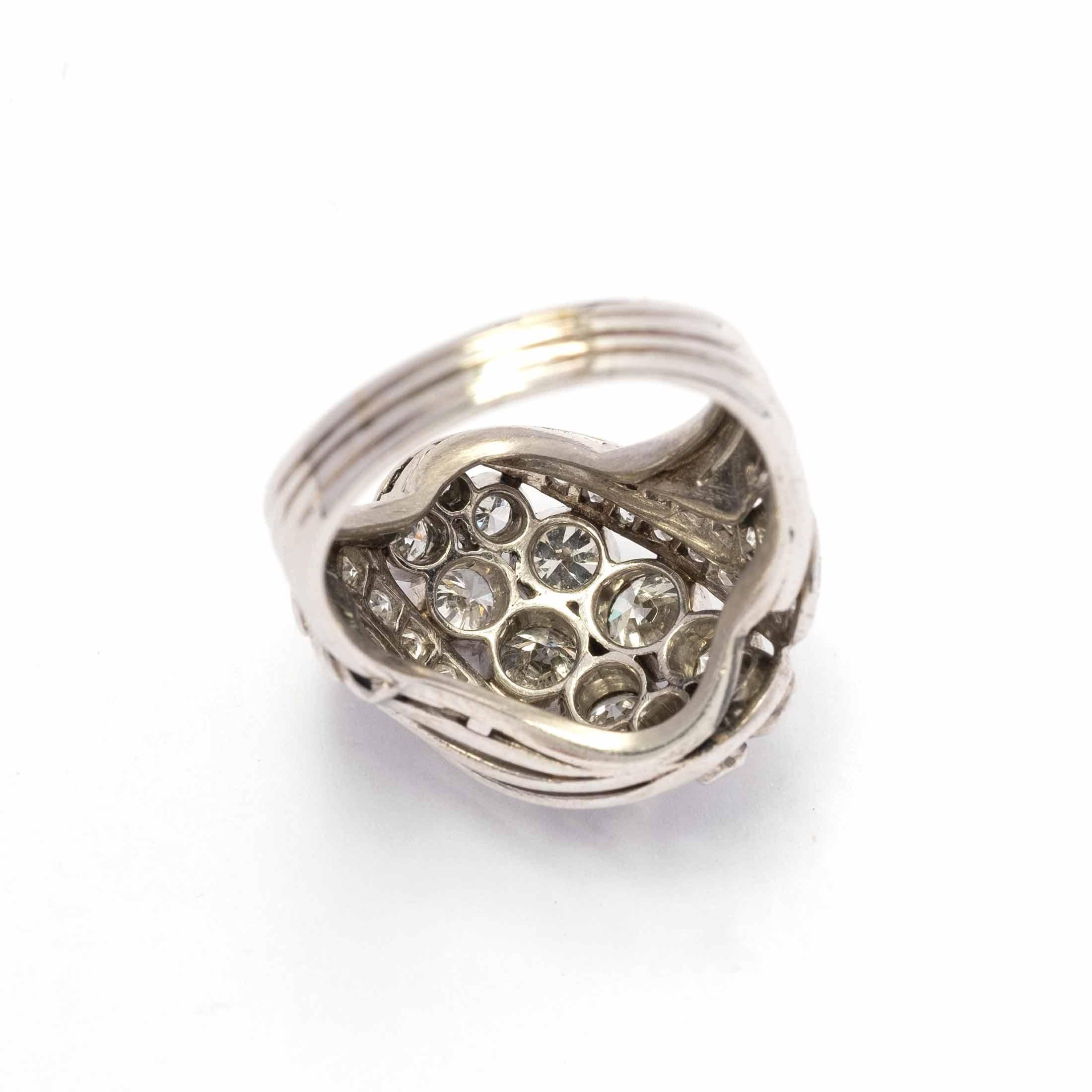 Cocktail Ring set in Platinum and diamonds 1960 In Good Condition For Sale In Milano, MI