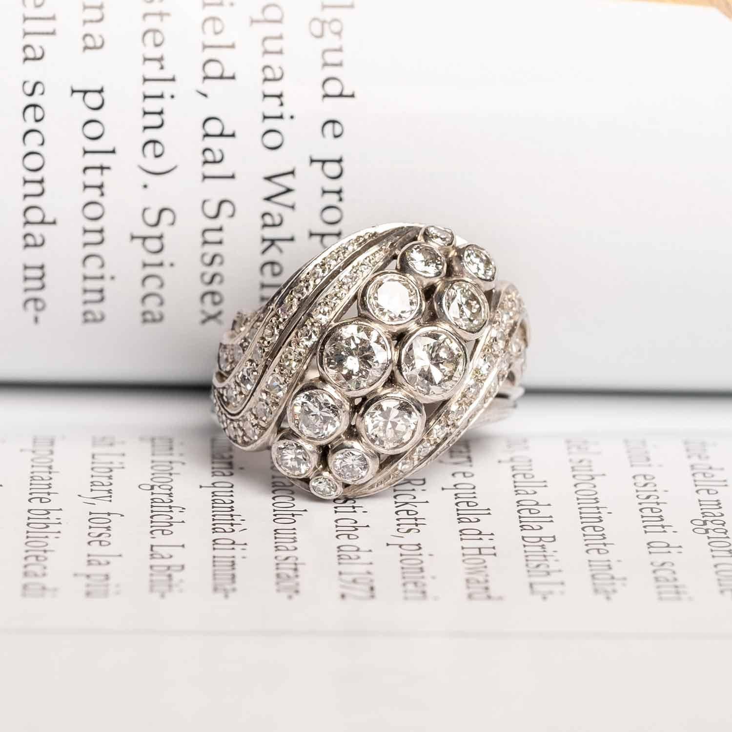 Women's Cocktail Ring set in Platinum and diamonds 1960 For Sale