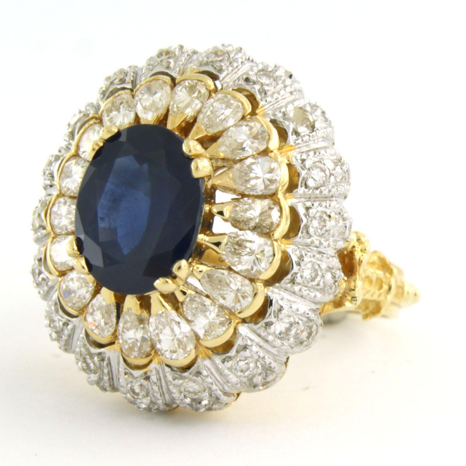 Brilliant Cut Cocktail ring set with sapphire and diamonds 18k bicolour gold For Sale