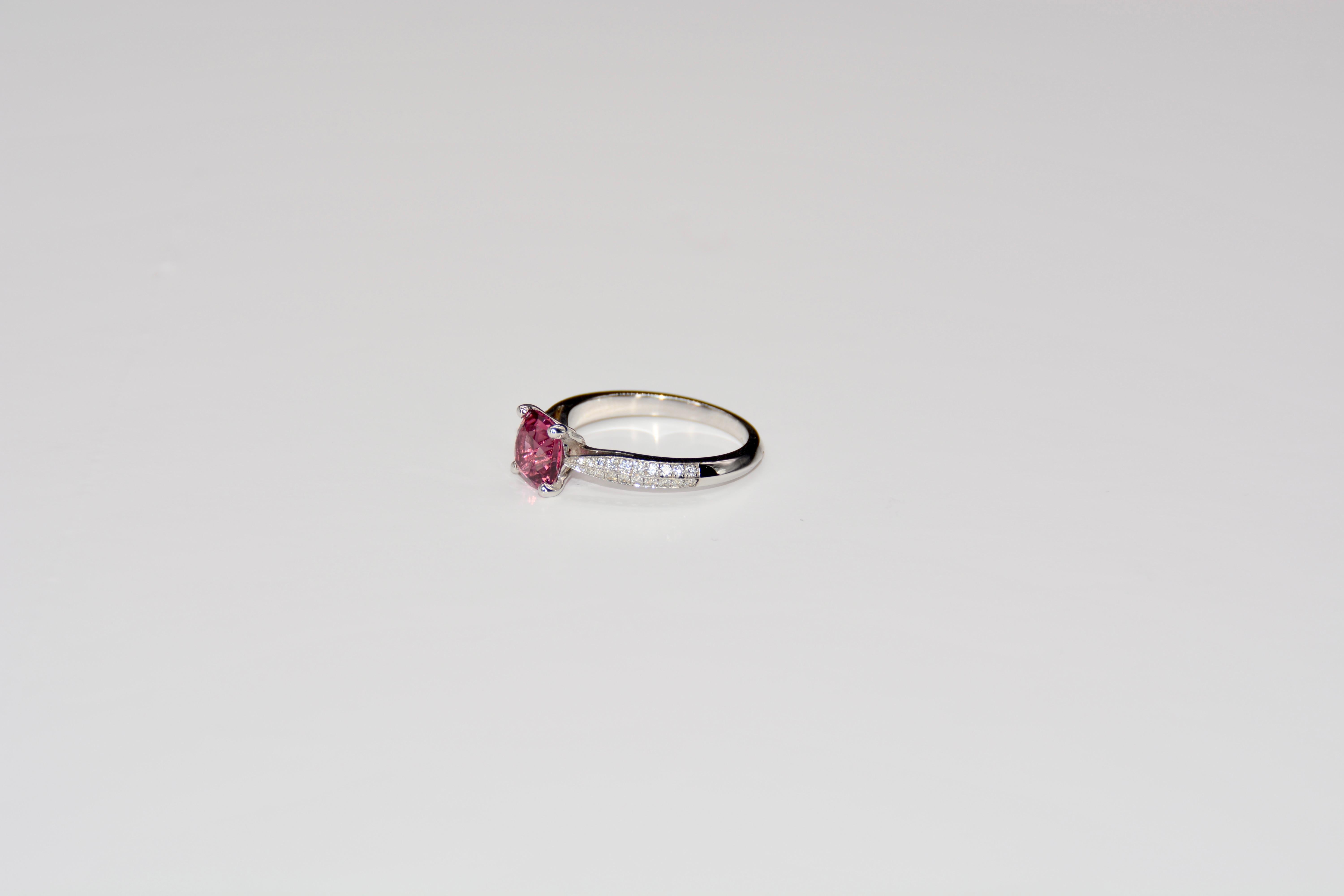 Round Cut Cocktail Ring Spinelle Rose White Gold Diamond For Sale