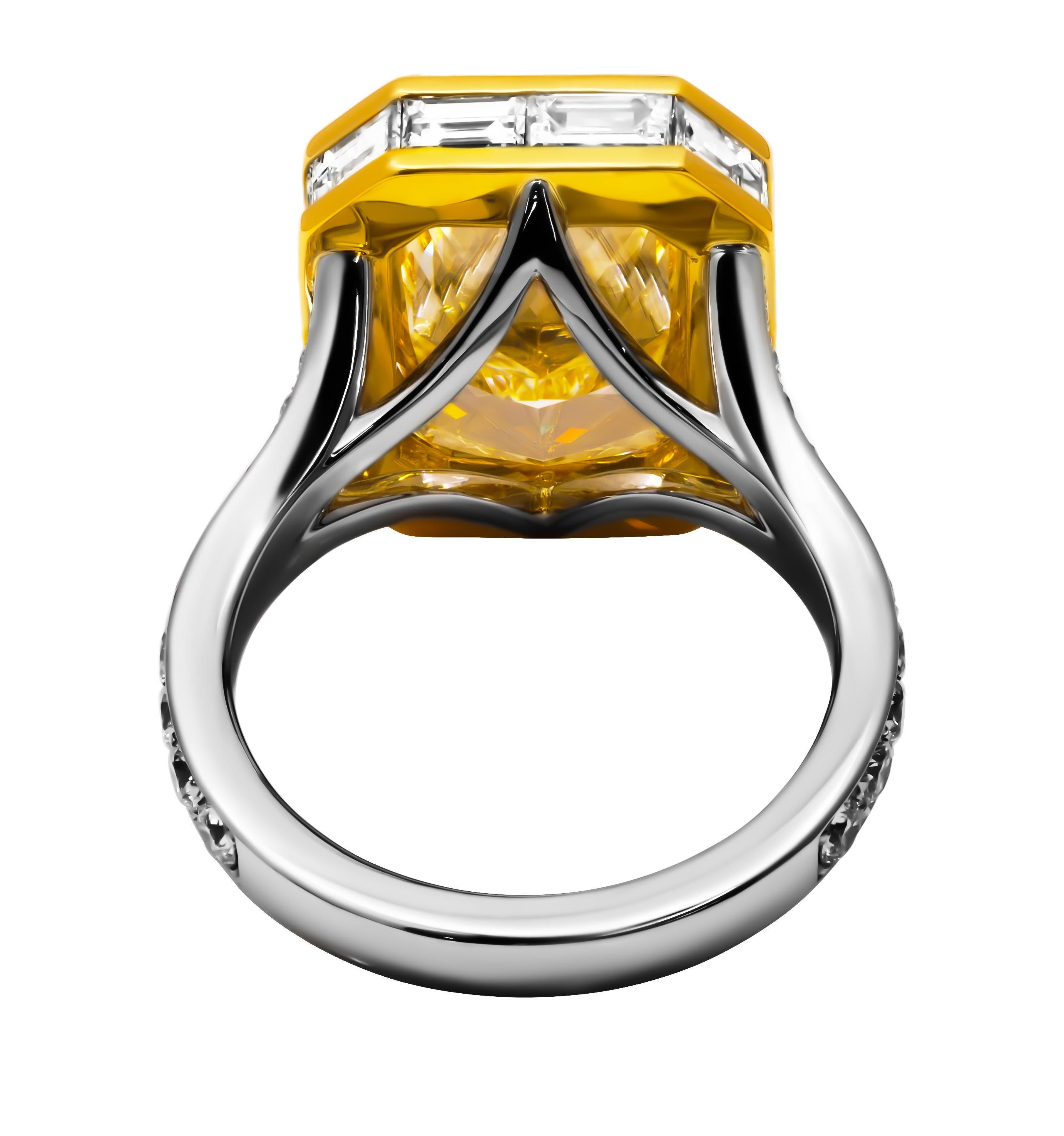 Modern Cocktail Ring with 10.28ct Fancy Light Yellow VS1 Radiant Cut Diamond For Sale