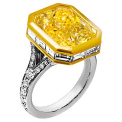 Cocktail Ring with 10.28ct Fancy Light Yellow VS1 Radiant Cut Diamond