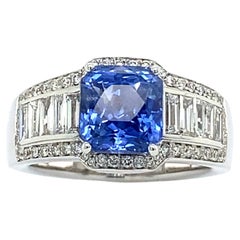 Cocktail Ring with 3.54 Ct Blue Sapphire and Diamonds
