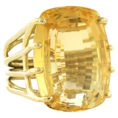 Cocktail ring with a citrine up to 45.00 ct 18k gold – 22.9 grams