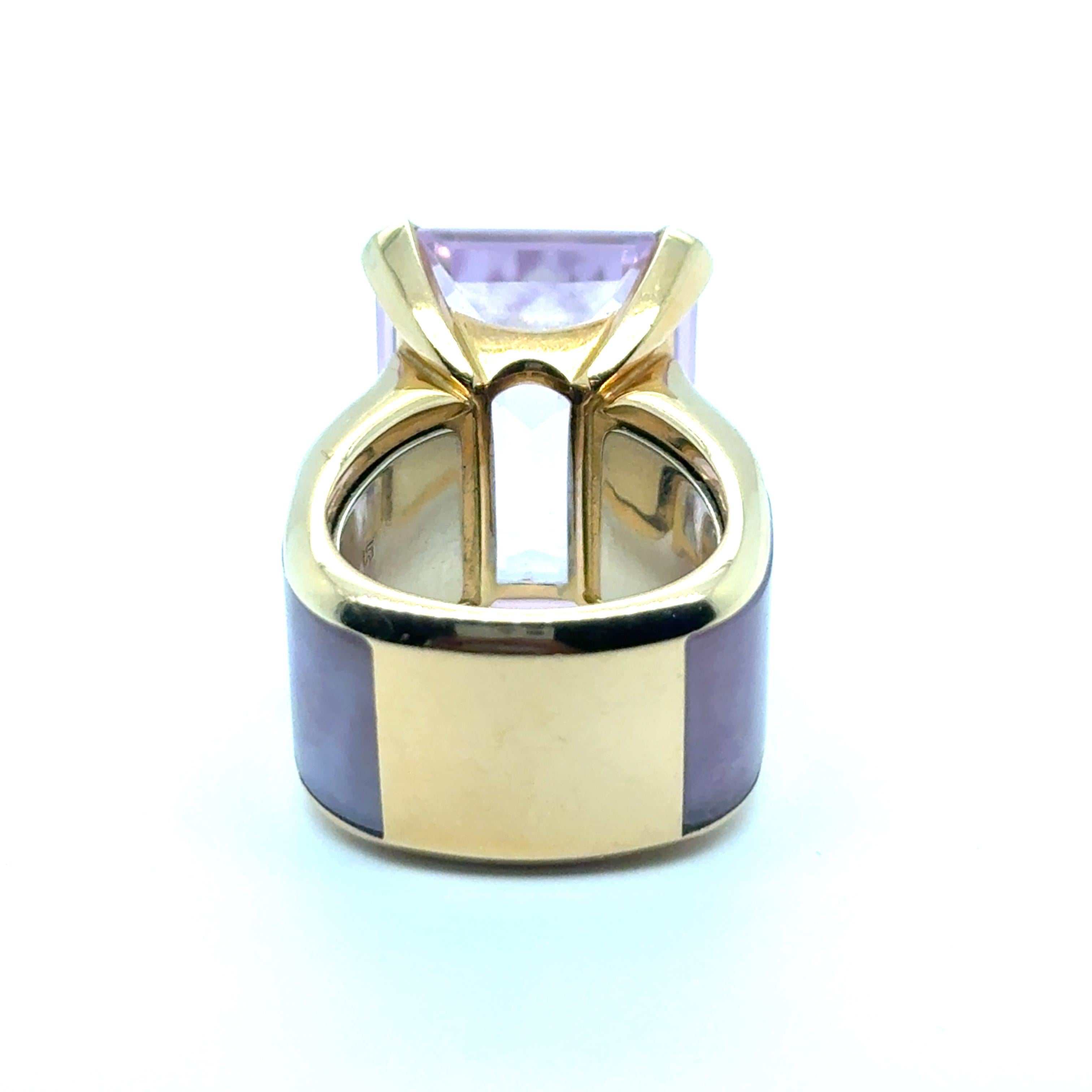 Cocktailring mit Diamanten und Kunzit aus 18 Karat Gelbgold von Binder im Angebot 5
