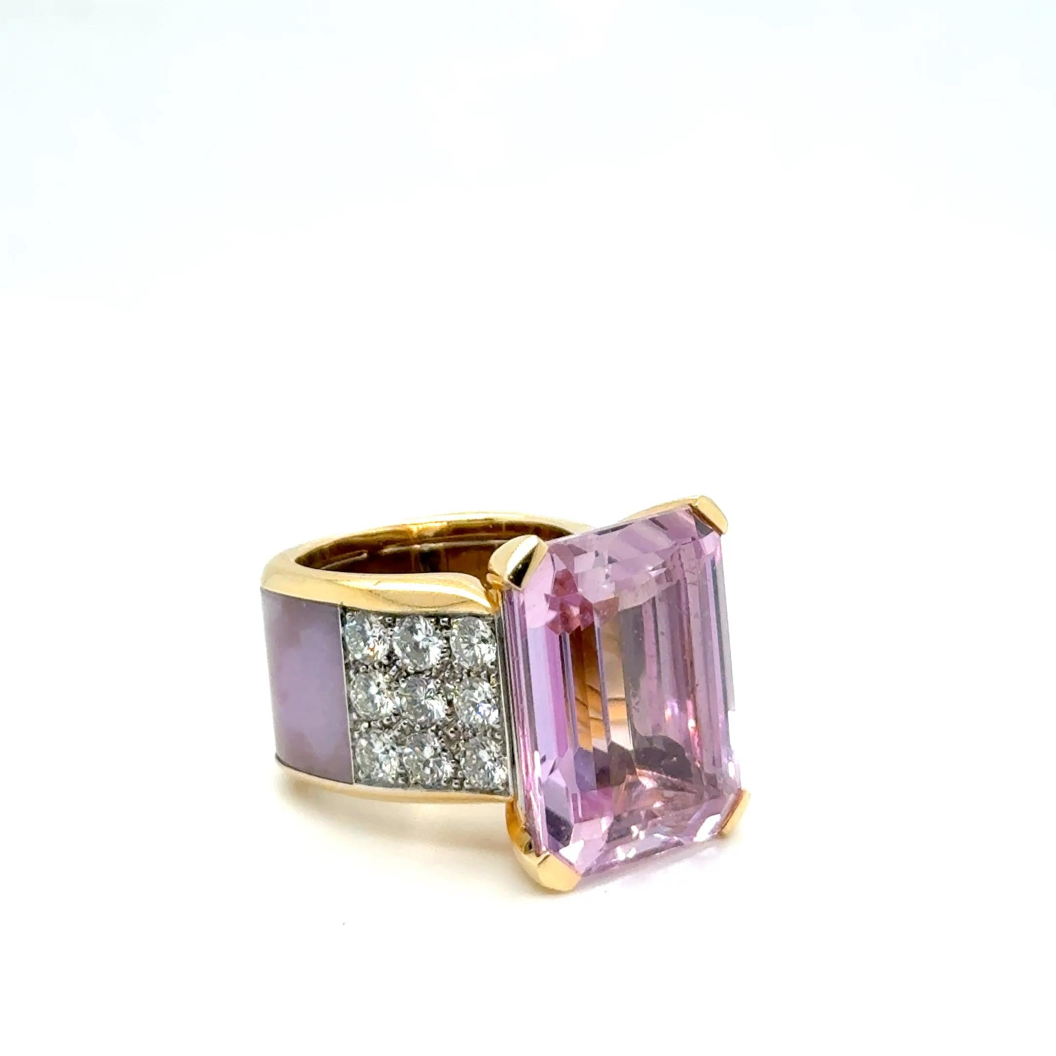Cocktailring mit Diamanten und Kunzit aus 18 Karat Gelbgold von Binder im Zustand „Gut“ im Angebot in Lucerne, CH