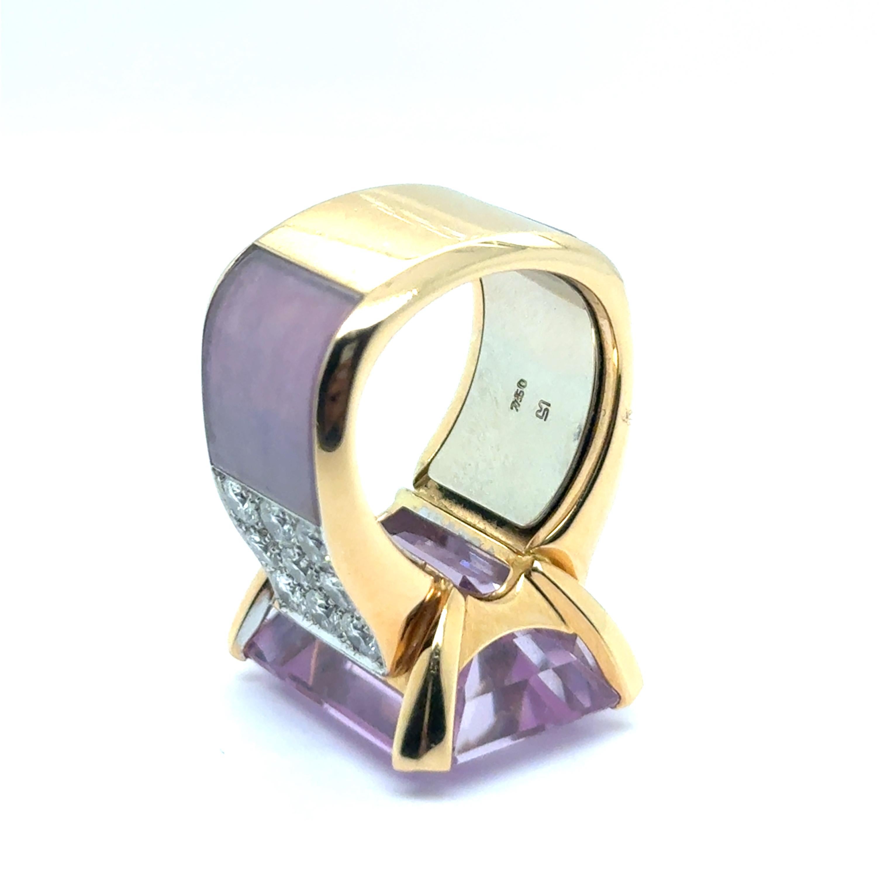 Cocktailring mit Diamanten und Kunzit aus 18 Karat Gelbgold von Binder für Damen oder Herren im Angebot