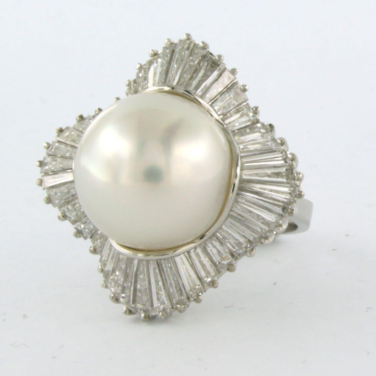 Tapered Baguette Cocktail Ring with pearl and diamonds 18k white gold For Sale