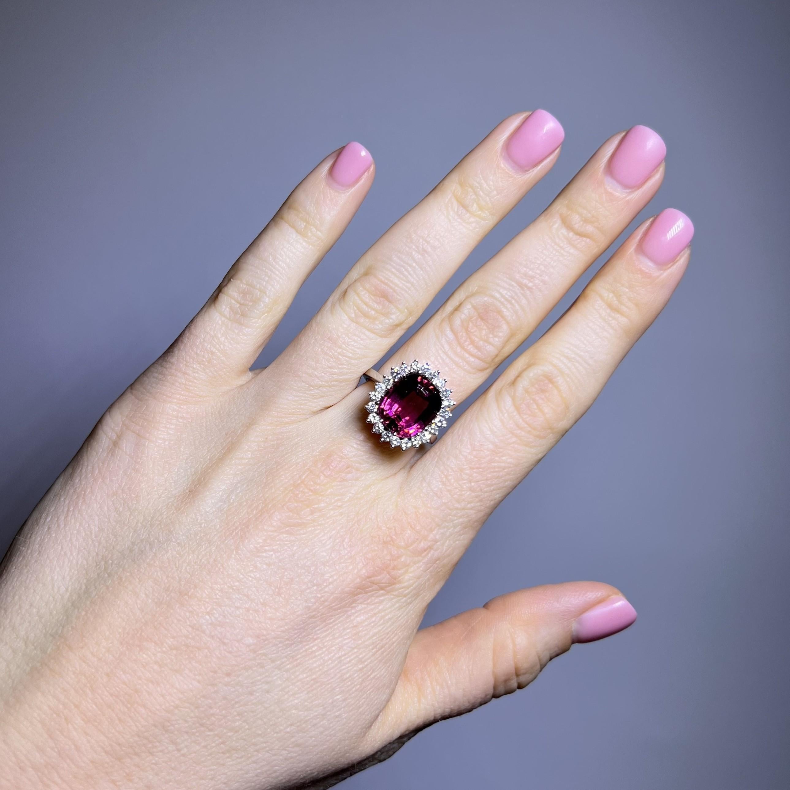  Cocktail Ring with Pink Tourmaline & Diamond in 18 Karat White Gold In Good Condition For Sale In Lucerne, CH