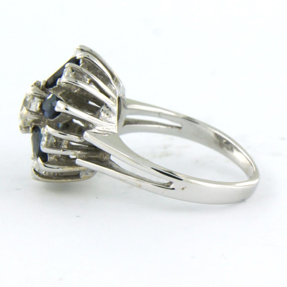 Anillo de cóctel con zafiro y diamantes talla brillante de hasta 0,56 ct Oro de 14k en Excelente estado para la venta en The Hague, ZH