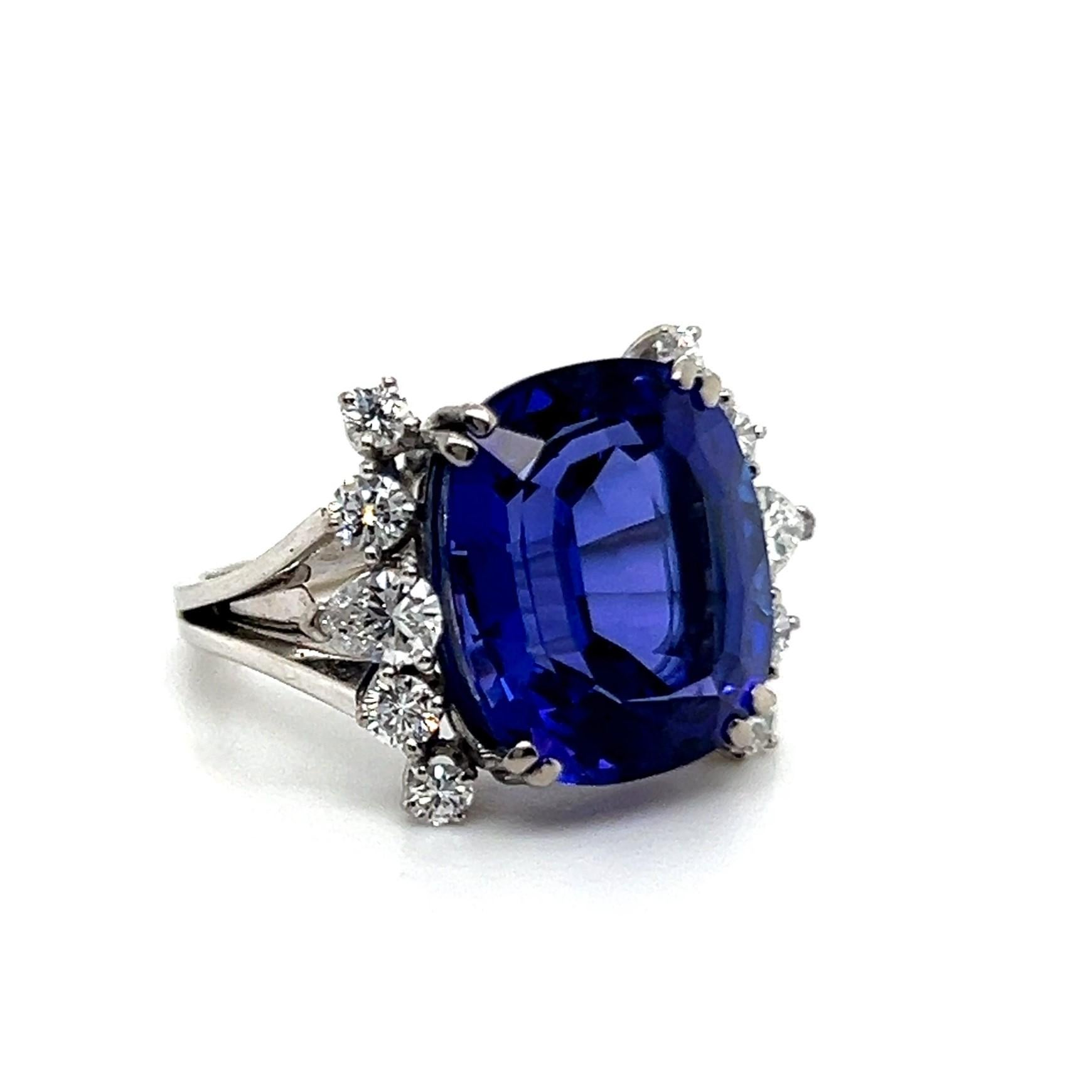 Anello Cocktail con tanzanite e diamanti in oro bianco 18 carati in vendita 7