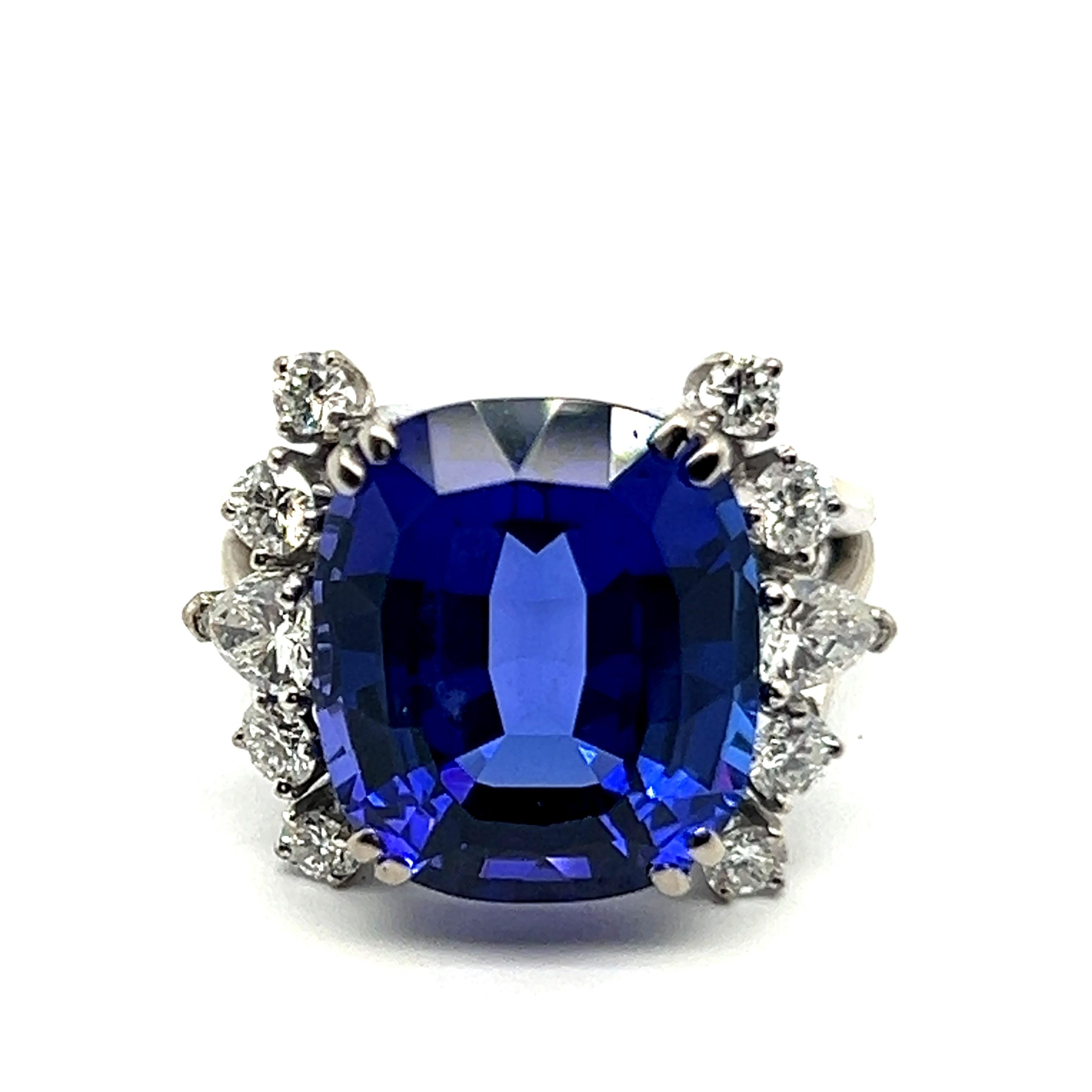 Anello Cocktail con tanzanite e diamanti in oro bianco 18 carati in vendita 13
