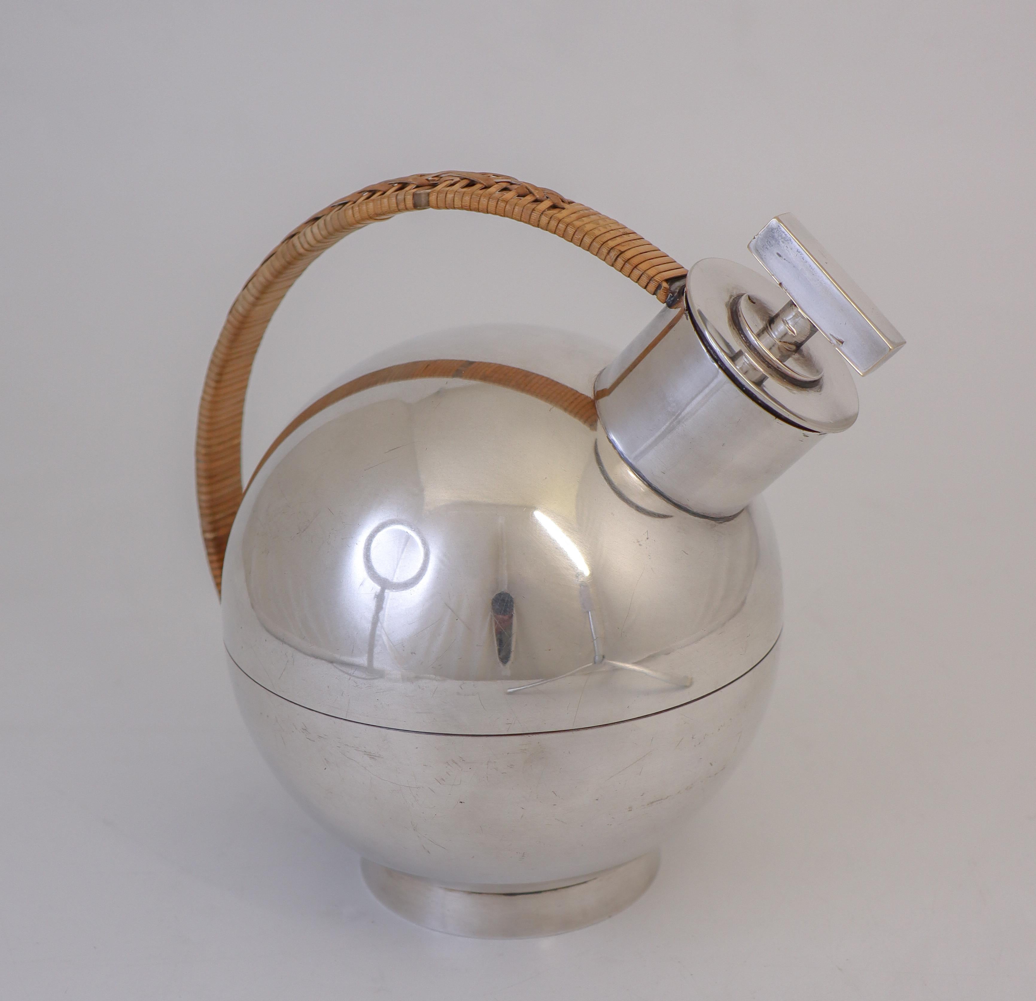 Cocktail Shaker - Art Deco 1930s - Sylvia Stave - C.G Hallberg  - Alpaca In Good Condition In Stockholm, SE