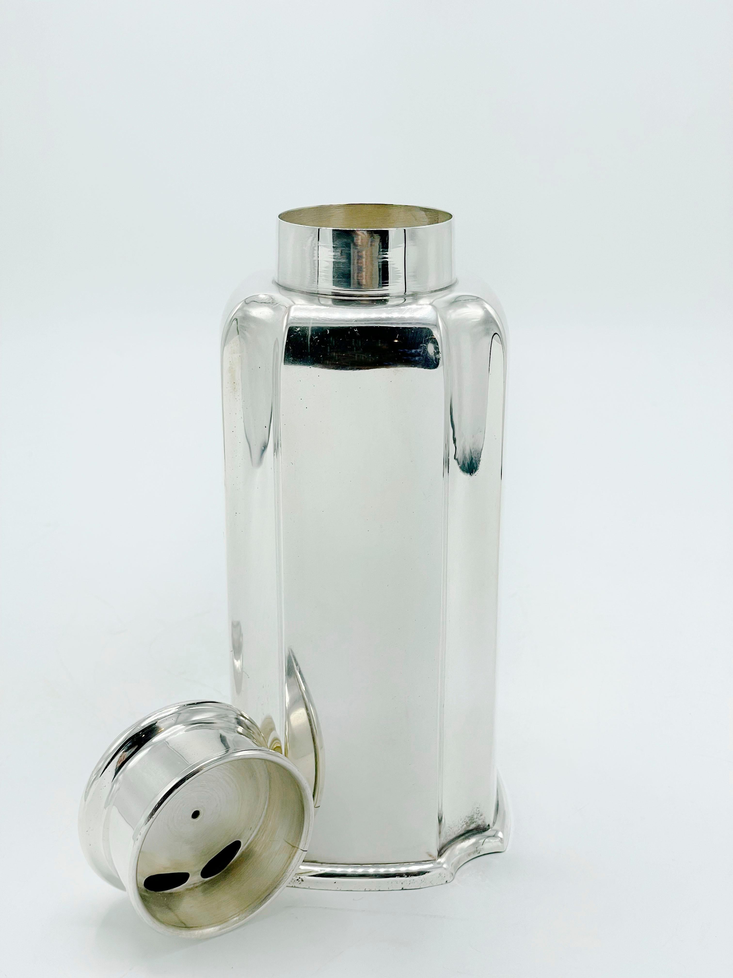  Cocktail Shaker by Christofle Paris, Art Deco Silverplate For Sale 1
