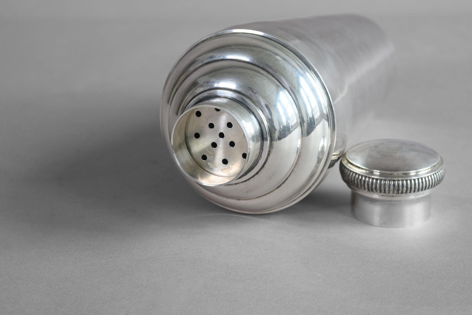 Mid-20th Century Cocktail Shaker For Sale