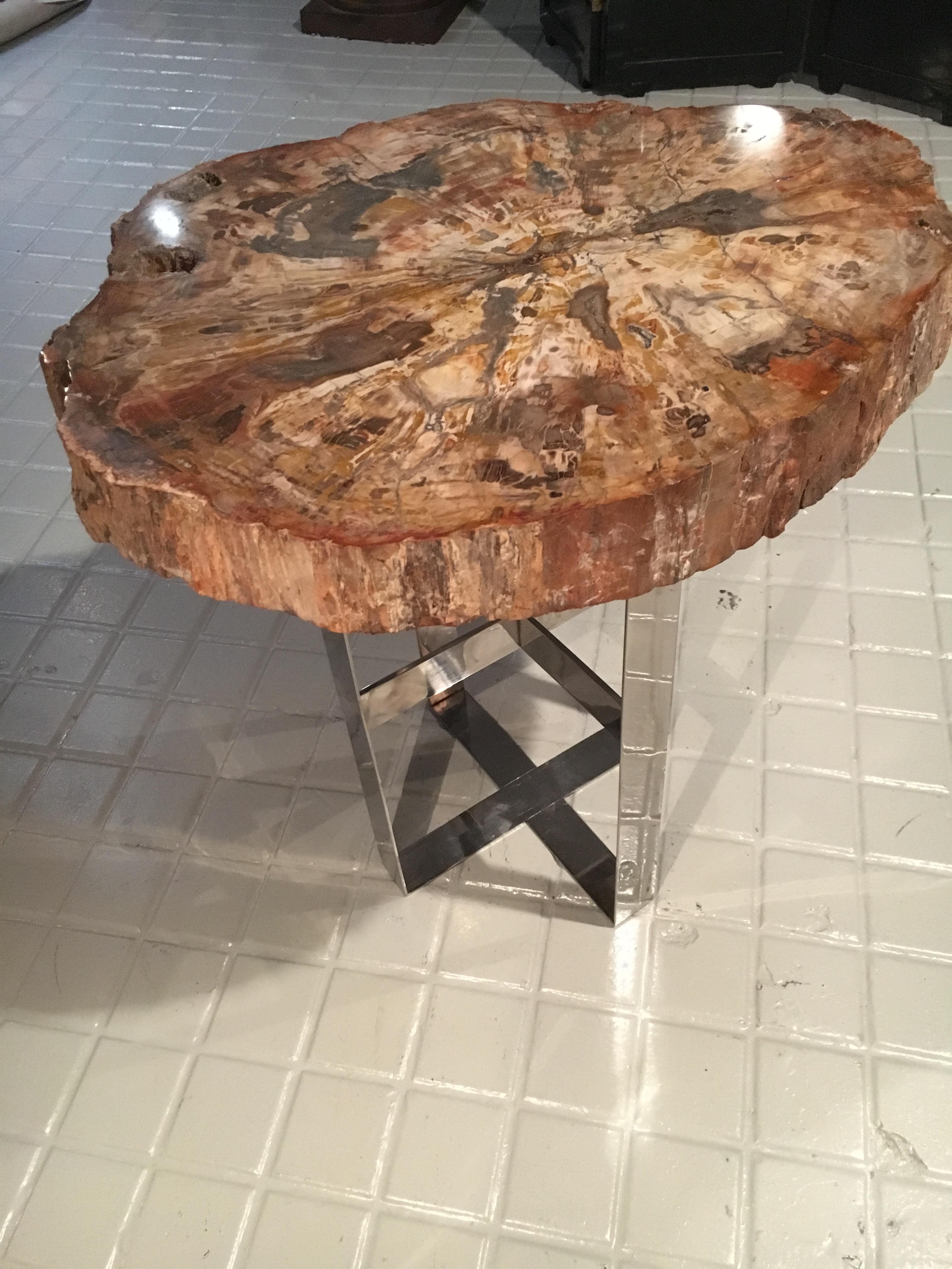 Acier Table de cocktail avec plateau fossile sur base en acier, période préhistorique en vente