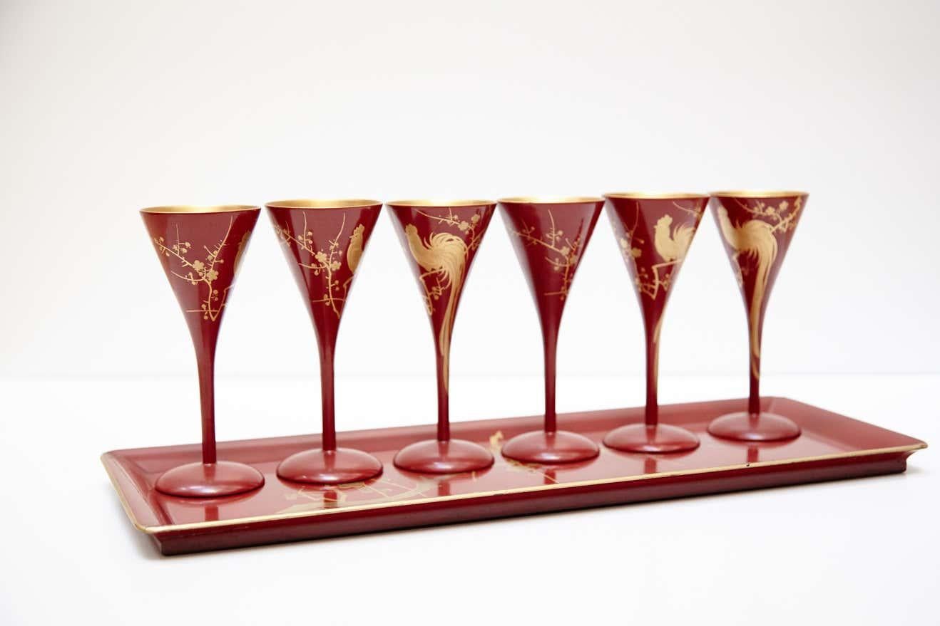Cocktail-Urushi Japanisches rot lackiertes Set aus England, um 1910 (Anglo-japanisch) im Angebot
