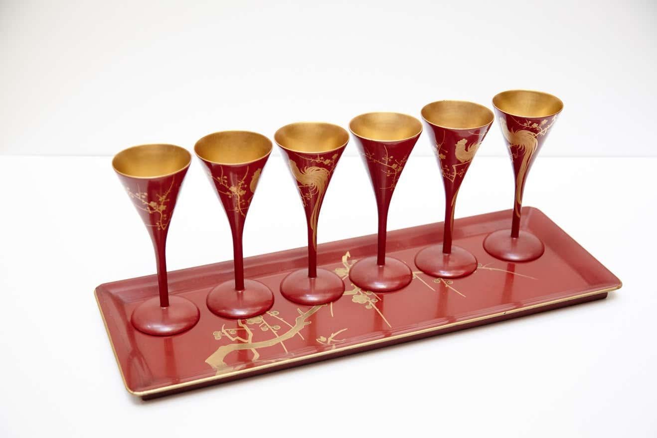 Cocktail-Urushi Japanisches rot lackiertes Set aus England, um 1910 (Englisch) im Angebot