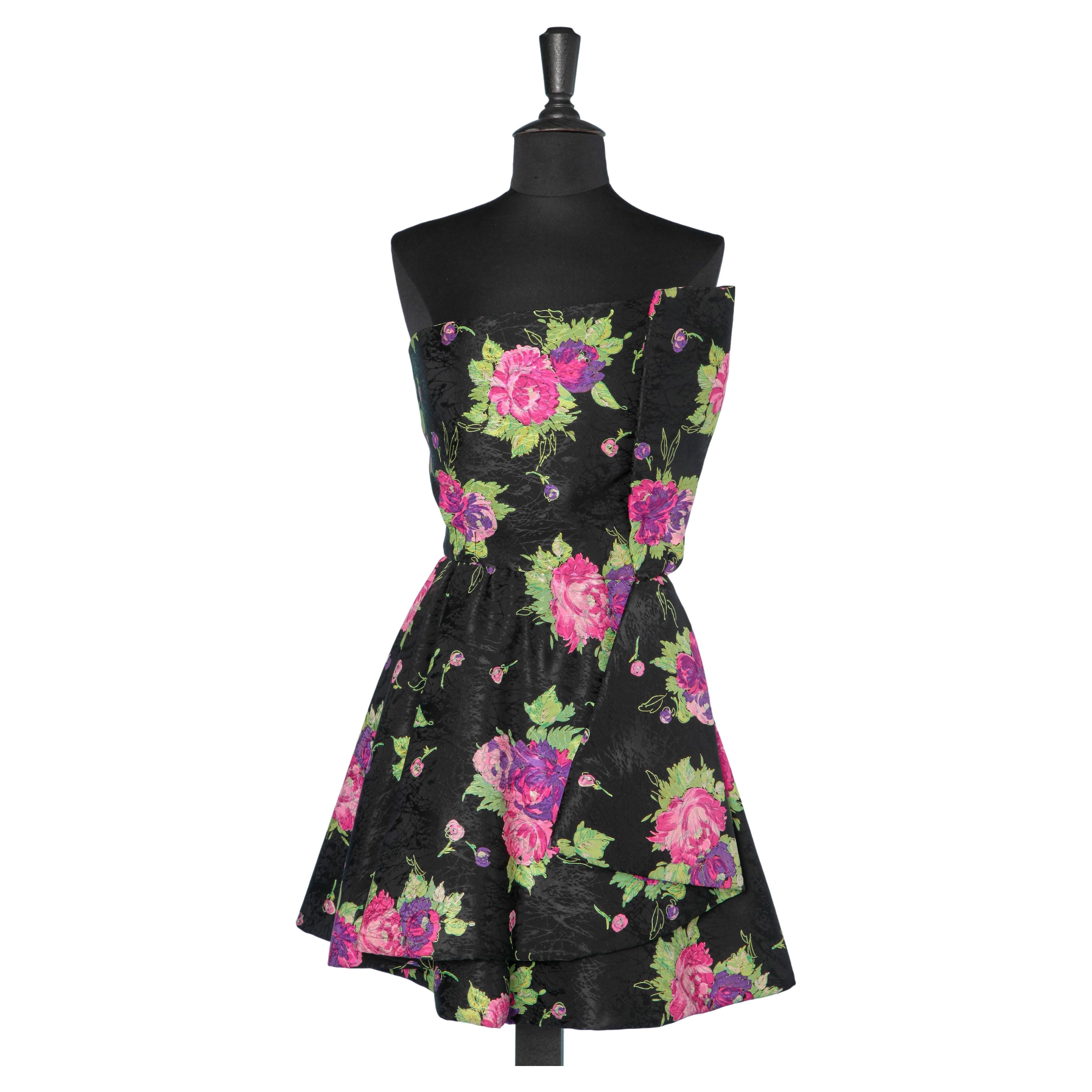  Cocktail wrap Bustier dress in silk jacquard with printed roses  For Sale