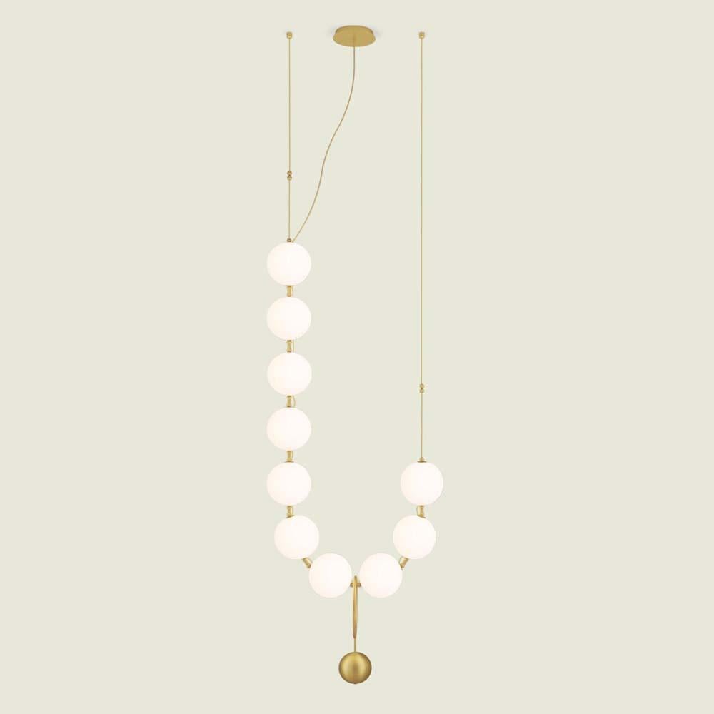 Coco light suspension : a tribute to Coco Chanel

Coco pays homage to the famous Gabrielle Chasnel or better known as Coco Chanel. Chanel never travels without her pearls. She uses them either in jewelry or sometimes embroidered on light and