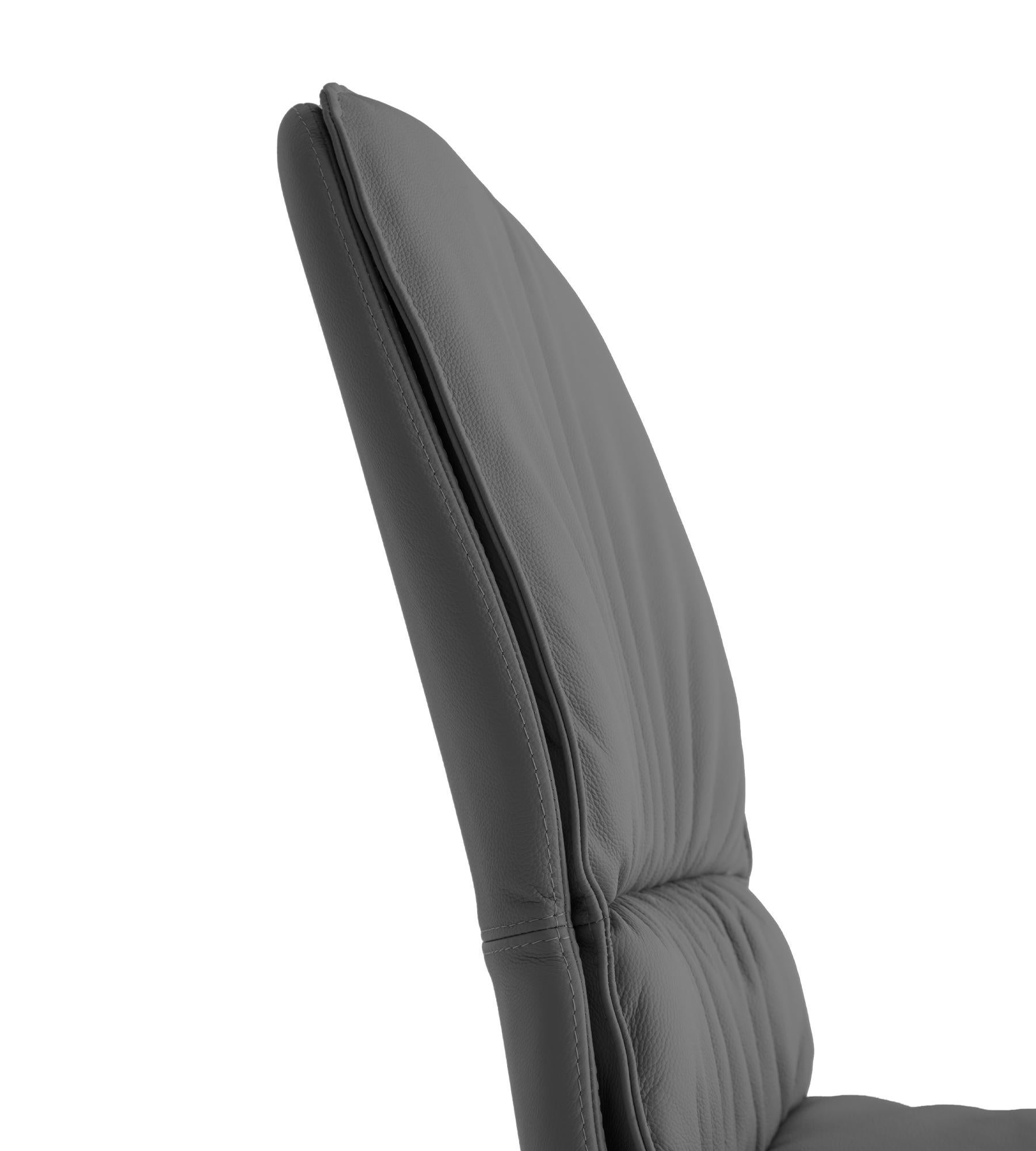 Coco Anthrazit leder und eiche dunkel stuhl von Morica Design (21. Jahrhundert und zeitgenössisch) im Angebot