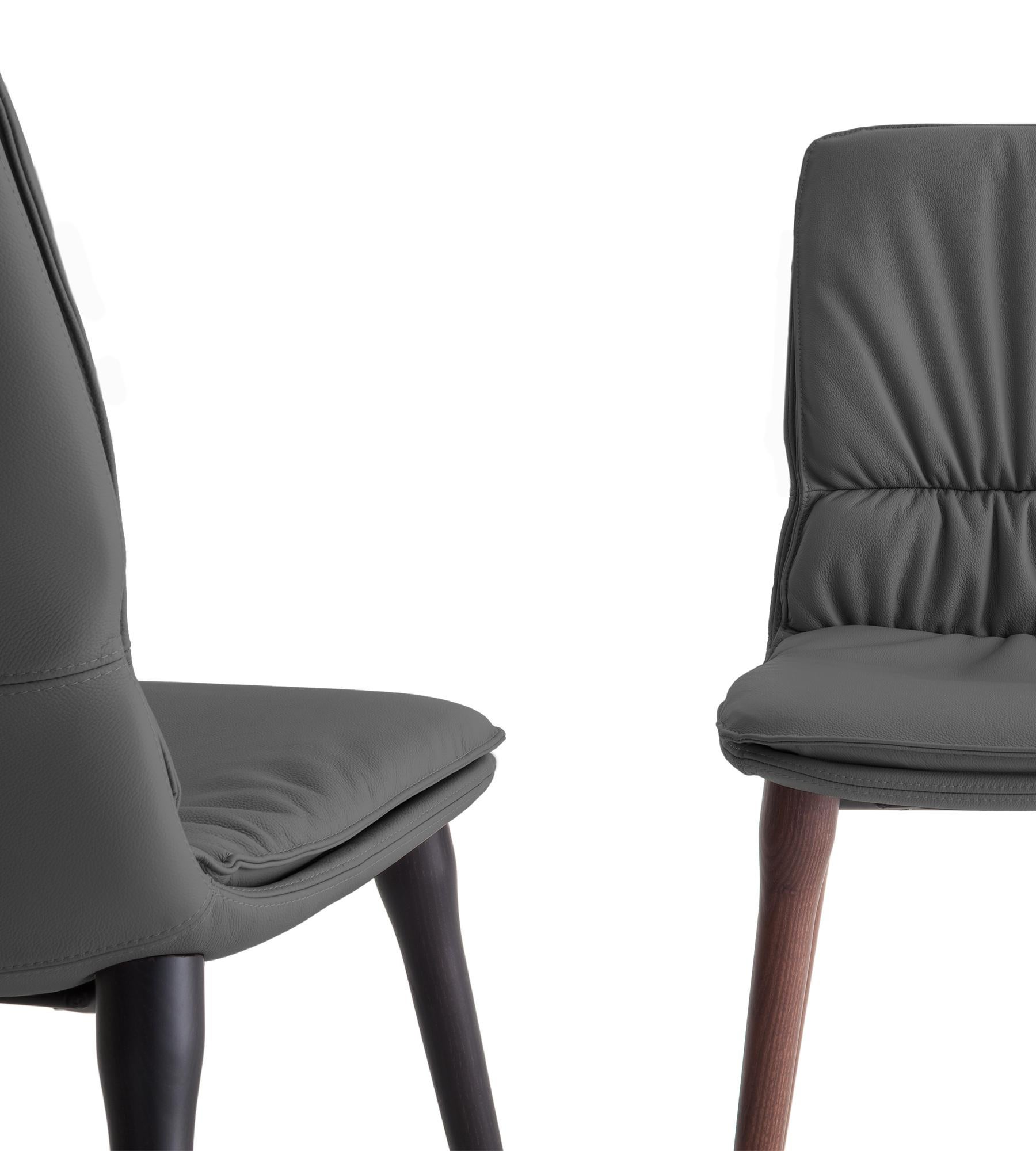 Coco Anthrazit leder und eiche dunkel stuhl von Morica Design (Leder) im Angebot