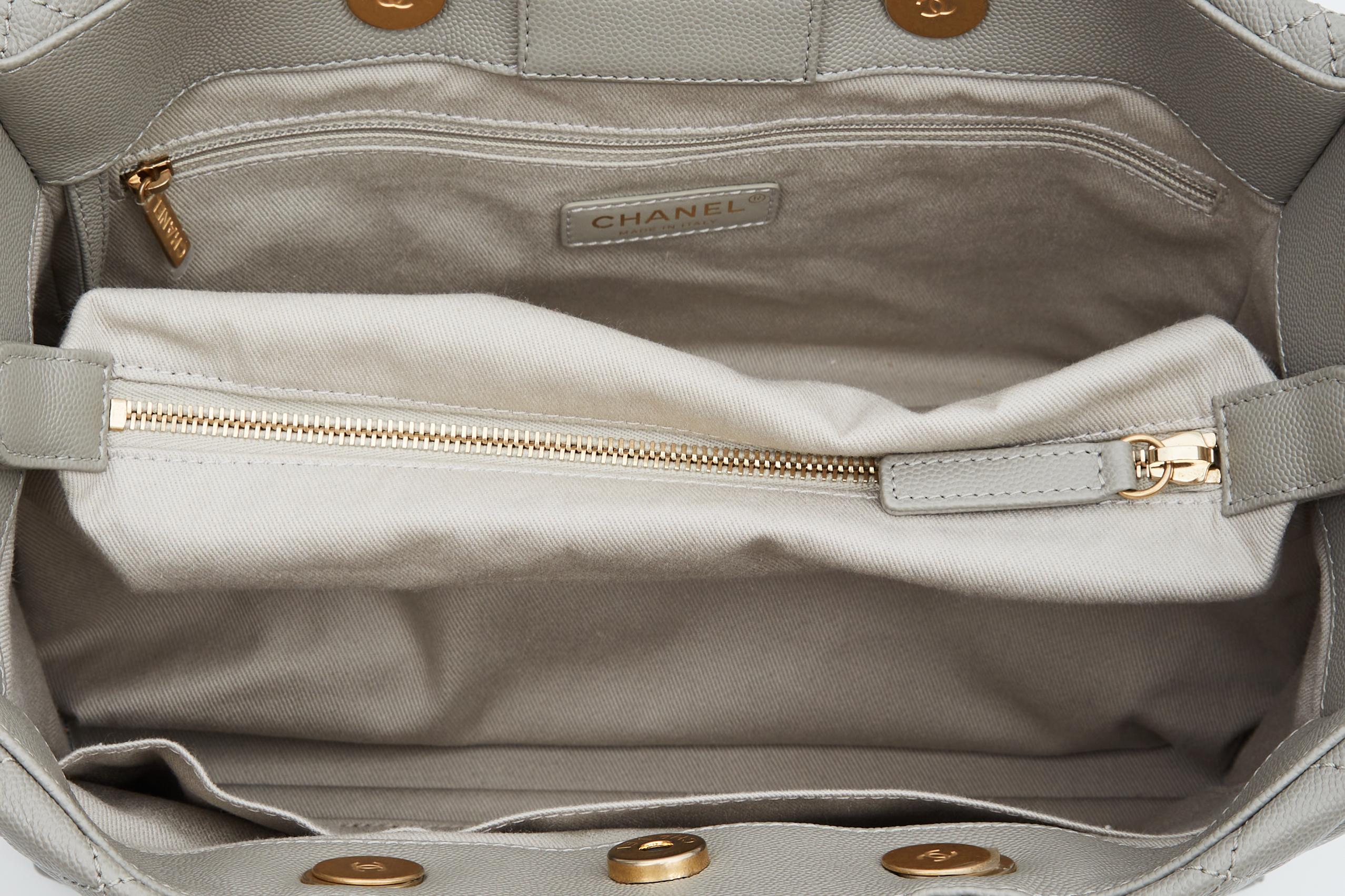 Gray Coco Caviar Quilted Medium Coco Handle Shopping Tote Grey (2019)