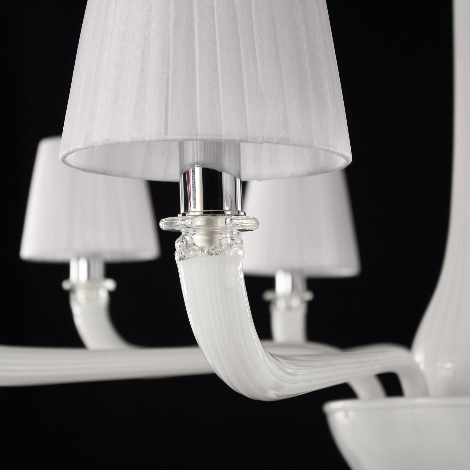 Coco chandelier 9-light artistic white encased Murano glass, white lampshades by Multiforme
The glass chandeliers Coco collection takes inspiration from Coco Chanel, the revolutionary woman that has changed the fashion industry during the 1920s.
In