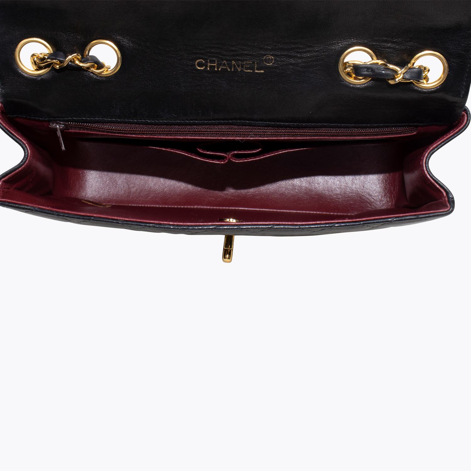 Coco Chanel Classic Single Flap Bag 2