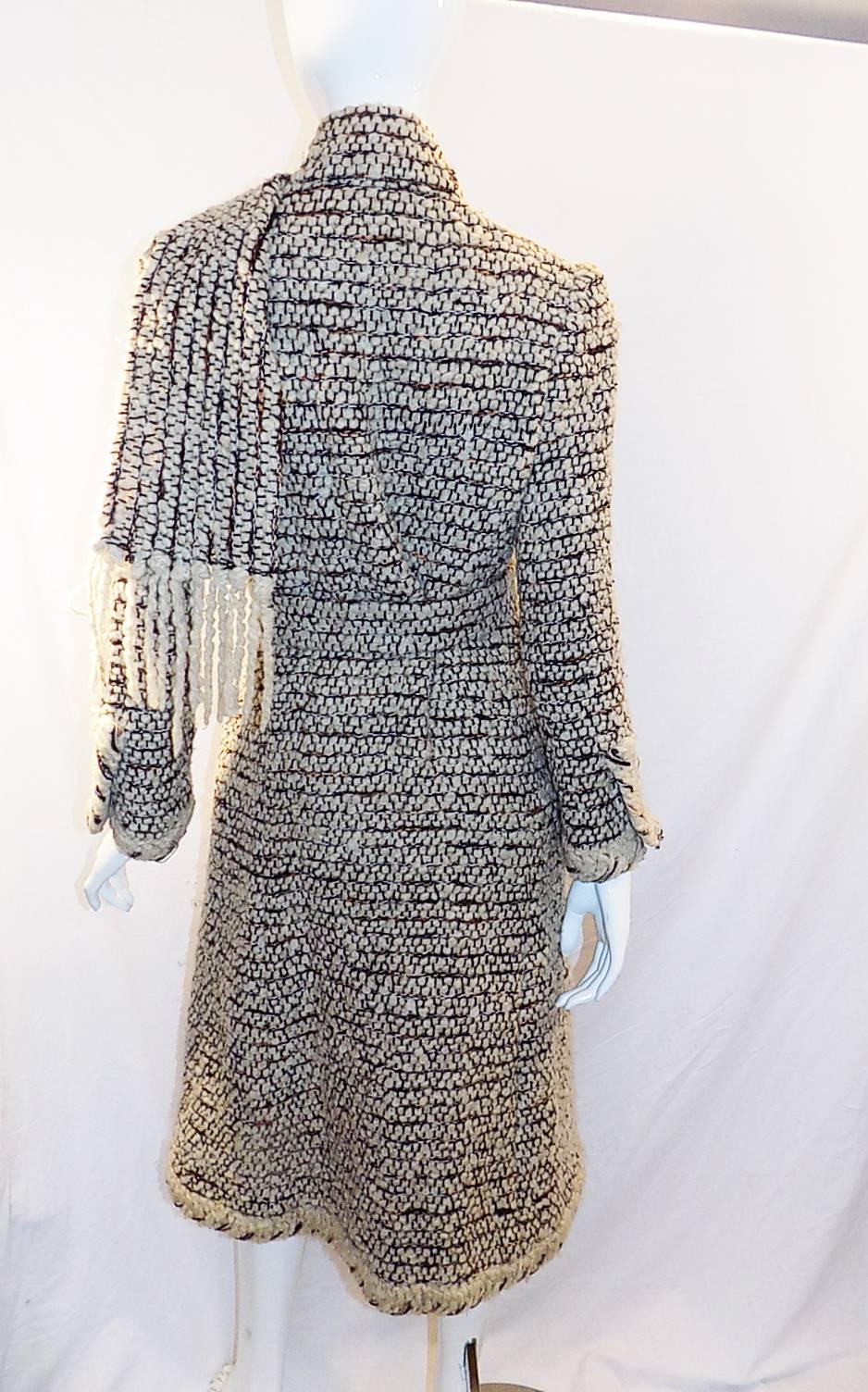 Coco Chanel Haute Couture Coat with belt, 1979 In Excellent Condition For Sale In New York, NY