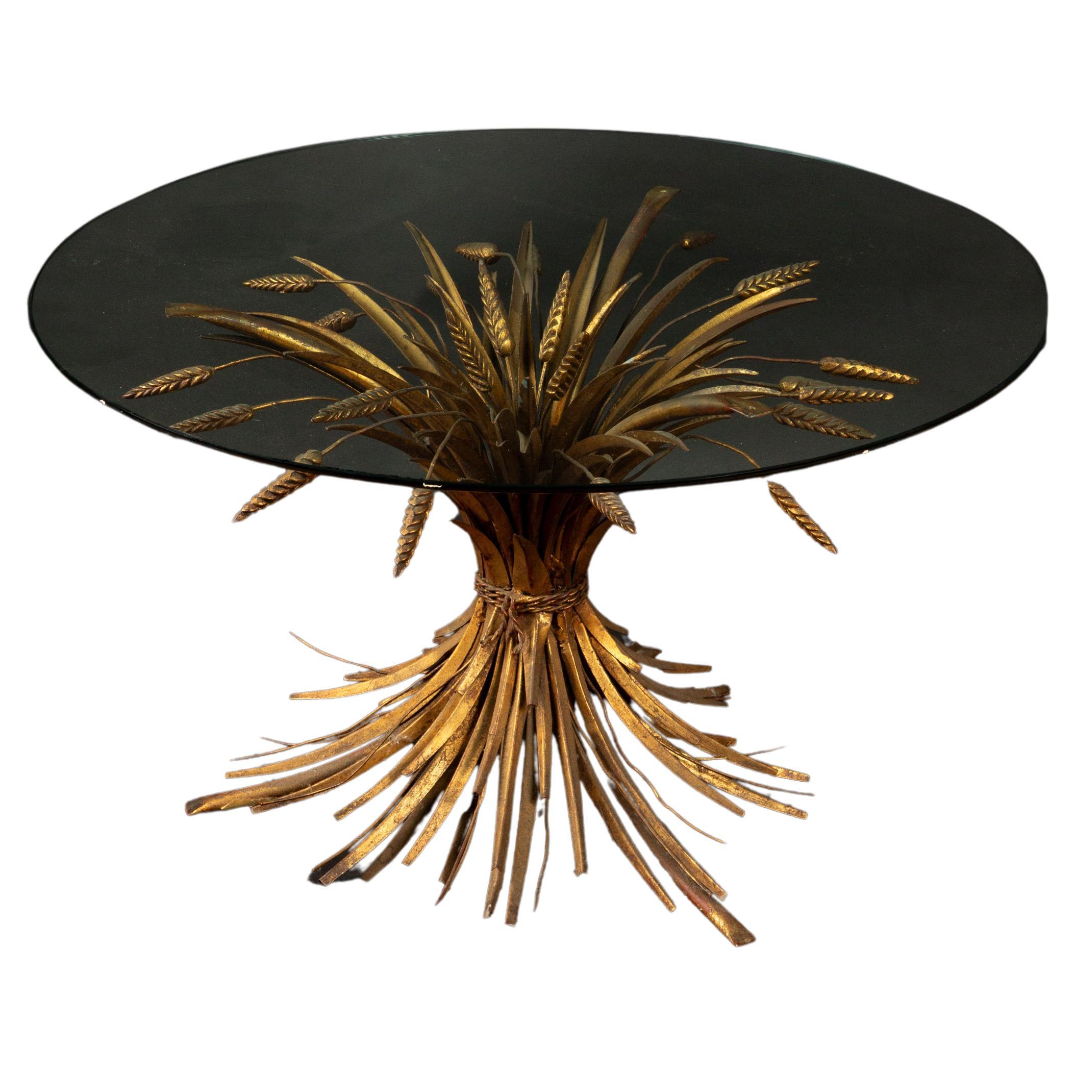 Table basse en gerbe de blé dorée, inspirée par Coco Chanel et datant des années 1960 : Elegance Timeless 