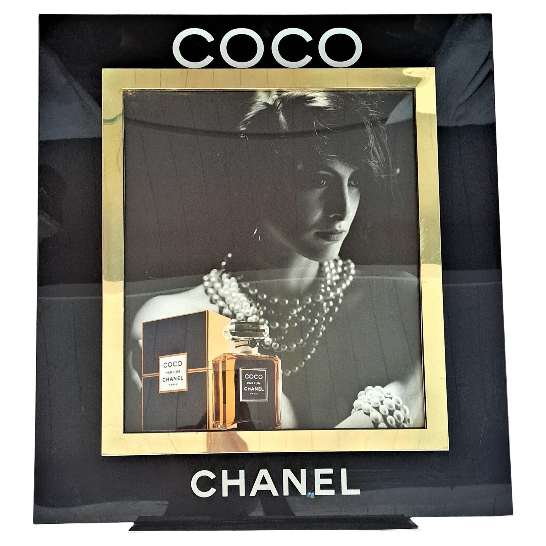 Coco Chanel Perfume Lightbox Ad 1988 Inés de la Fressange for Coco Chanel  For Sale at 1stDibs
