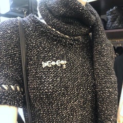 Coco Chanel Pin Brooch in Gilt Metal CC Logo Pearl & Strass